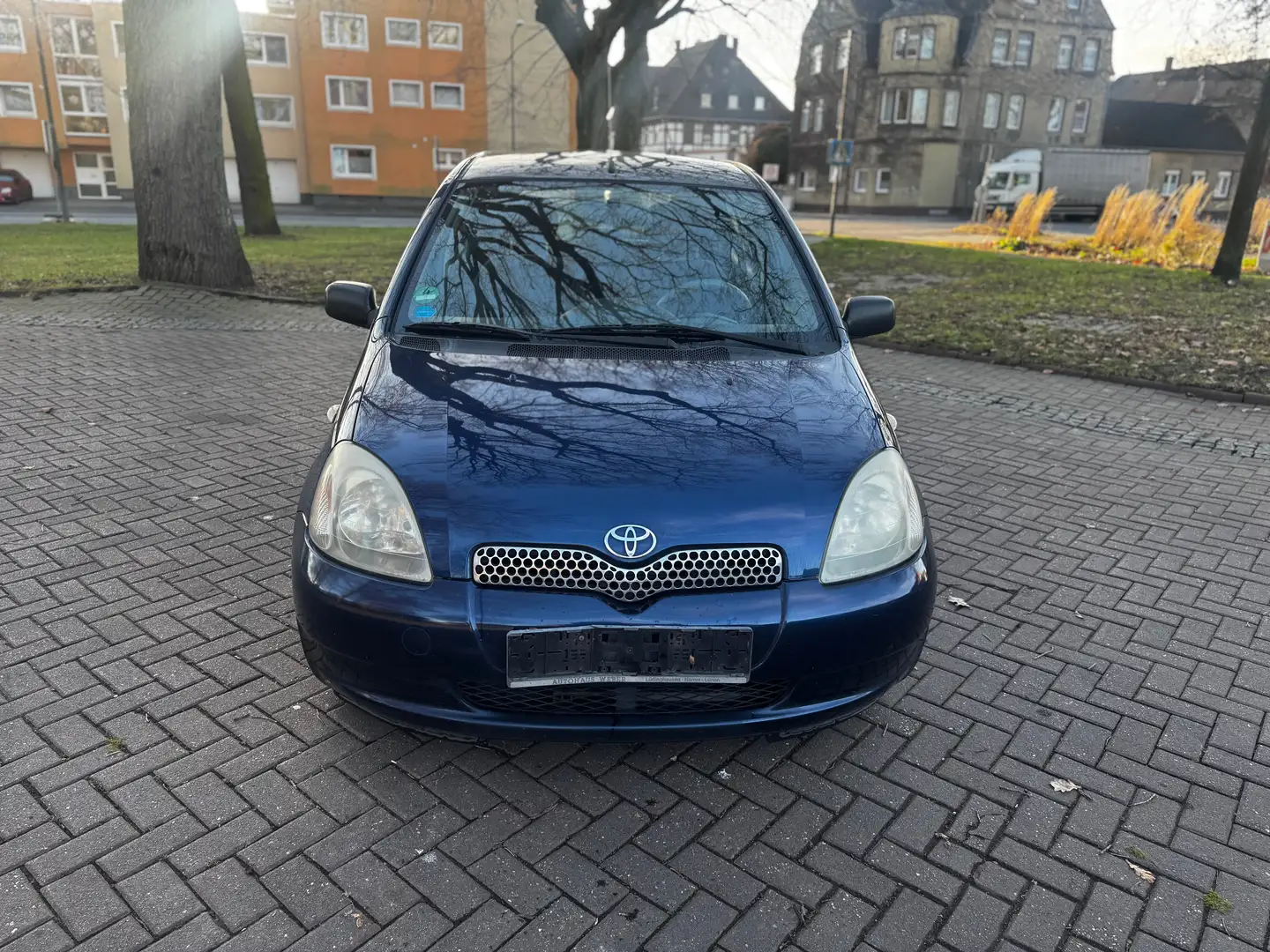 Toyota Yaris Yaris 1.0 REIFEN&TÜV NEU 5-TÜRIG 2 HAND Eu4 Blau - 2