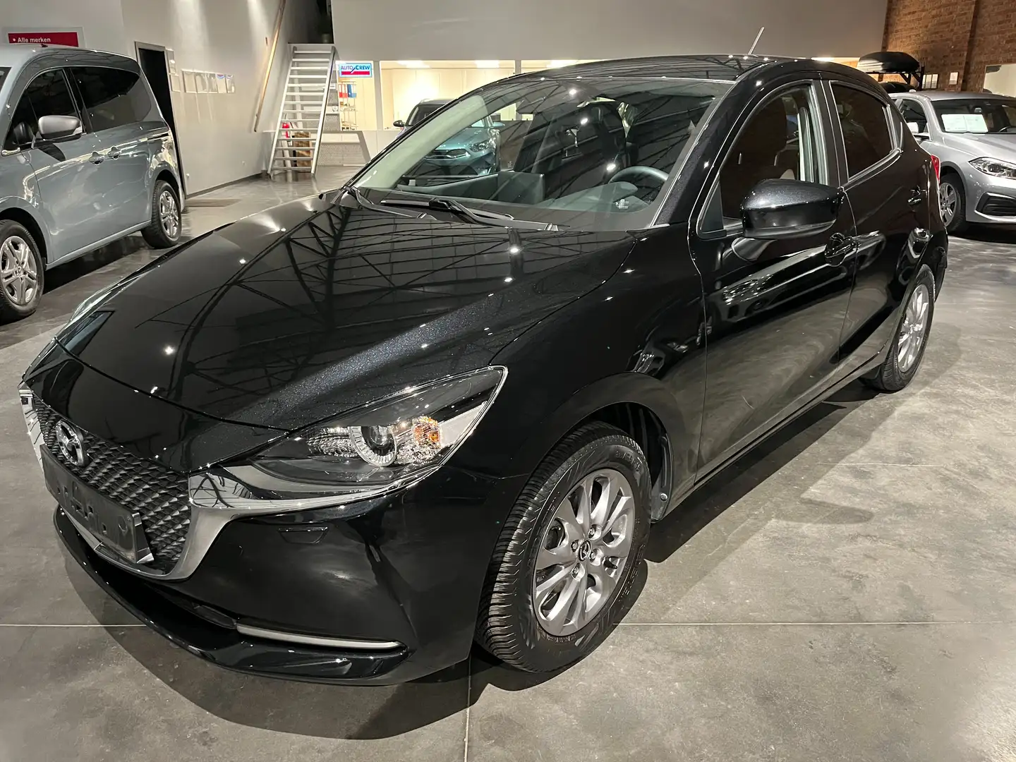 Mazda 2 Mazda 2 15-E Skyactiv G Skydrive Zwart - 1