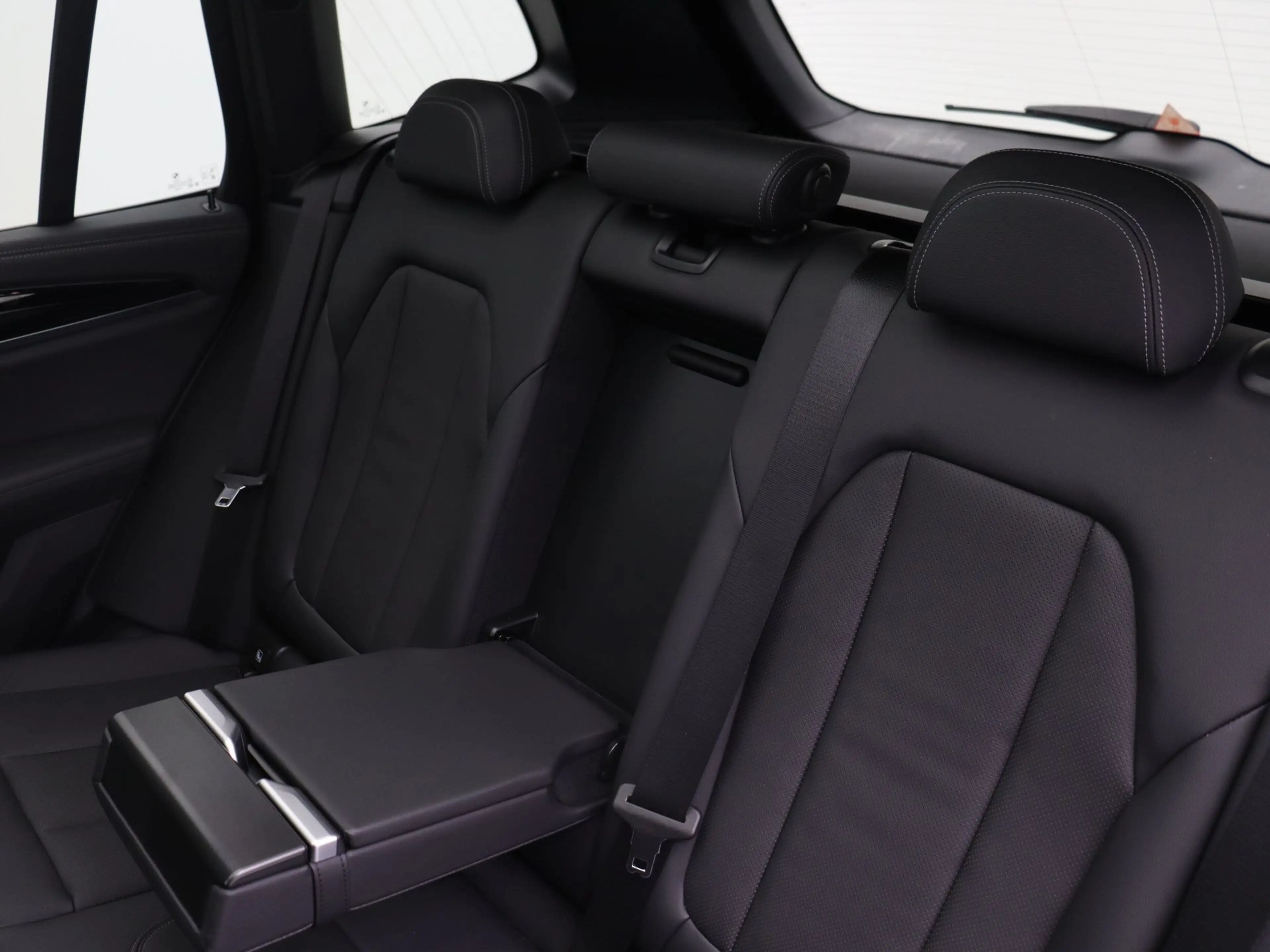 BMW iX3 Executive 80 kWh — photo 15