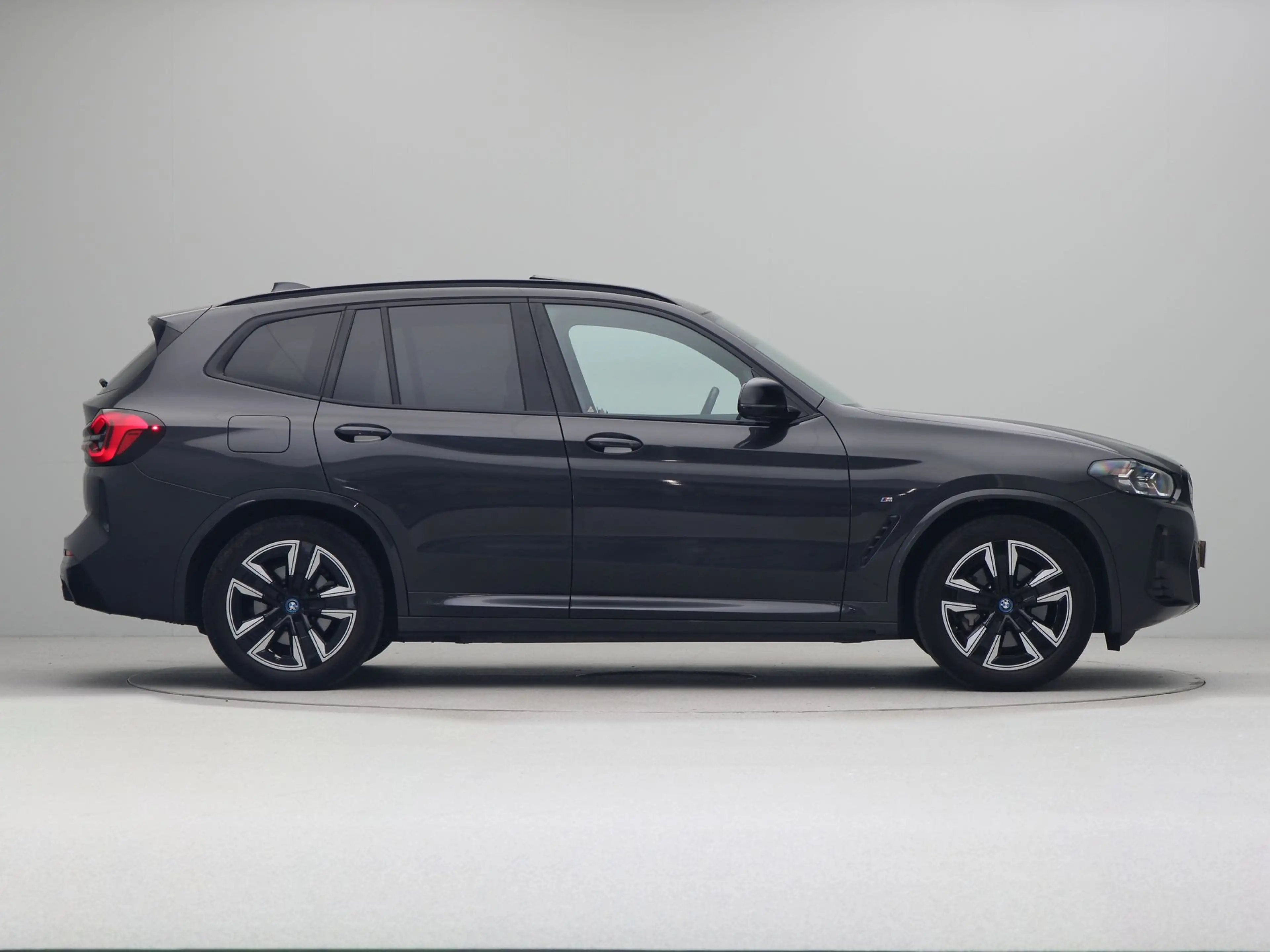 BMW iX3 Executive 80 kWh — photo 8