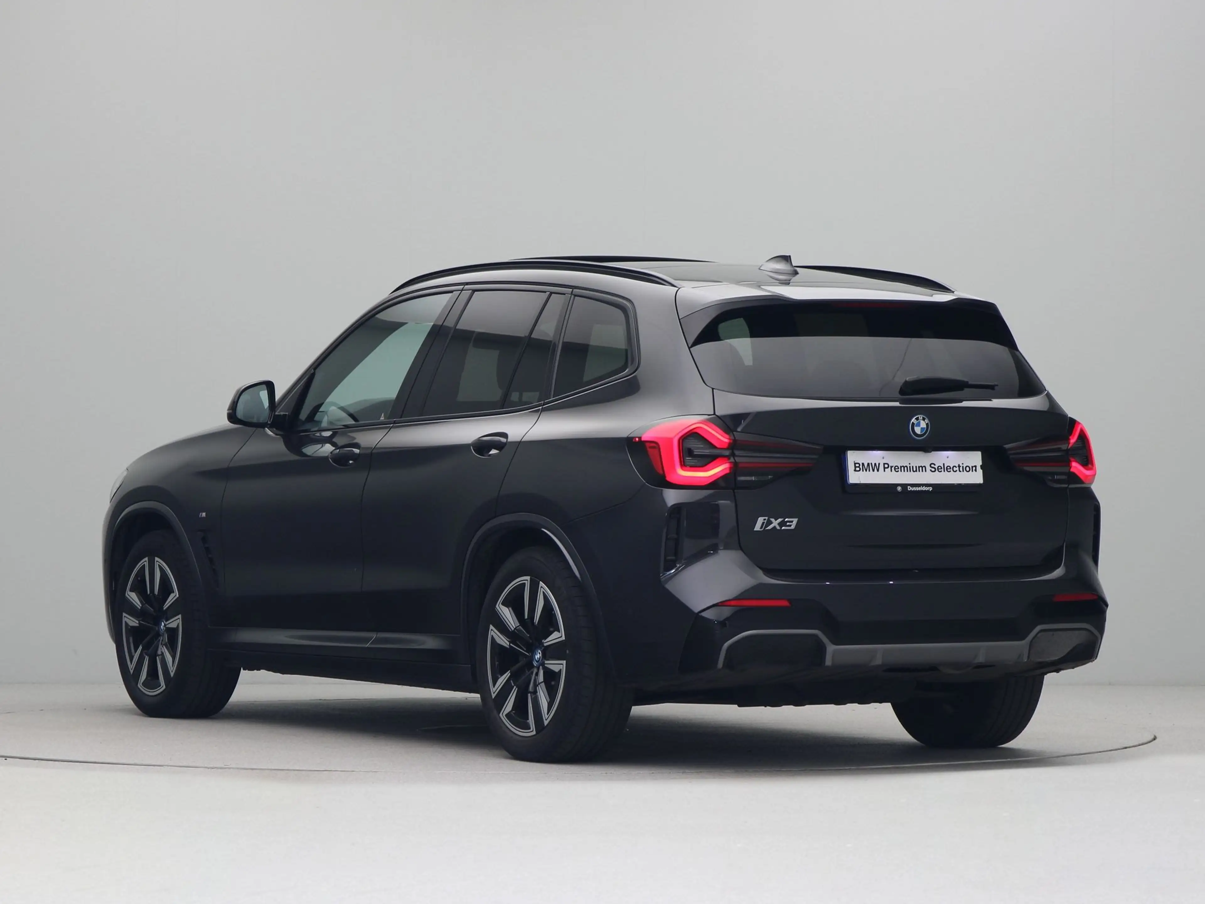 BMW iX3 Executive 80 kWh — photo 11