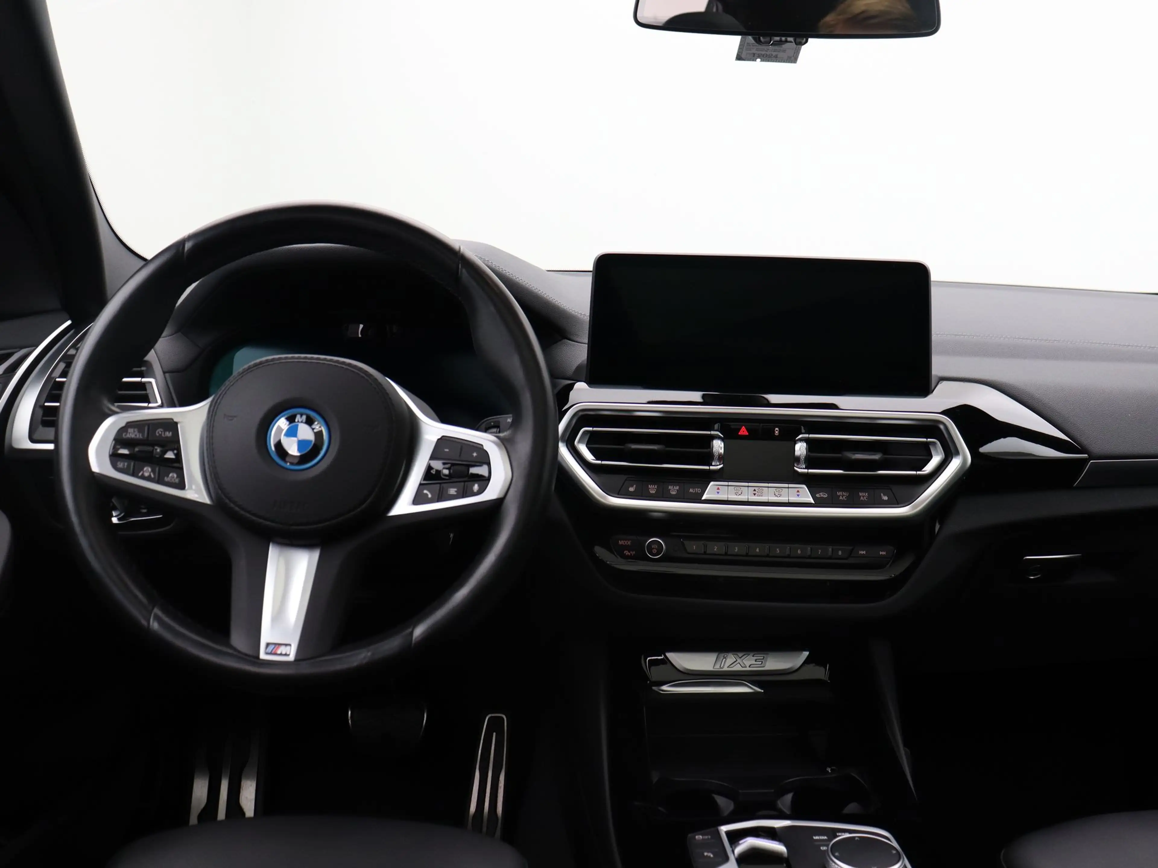 BMW iX3 Executive 80 kWh — photo 13