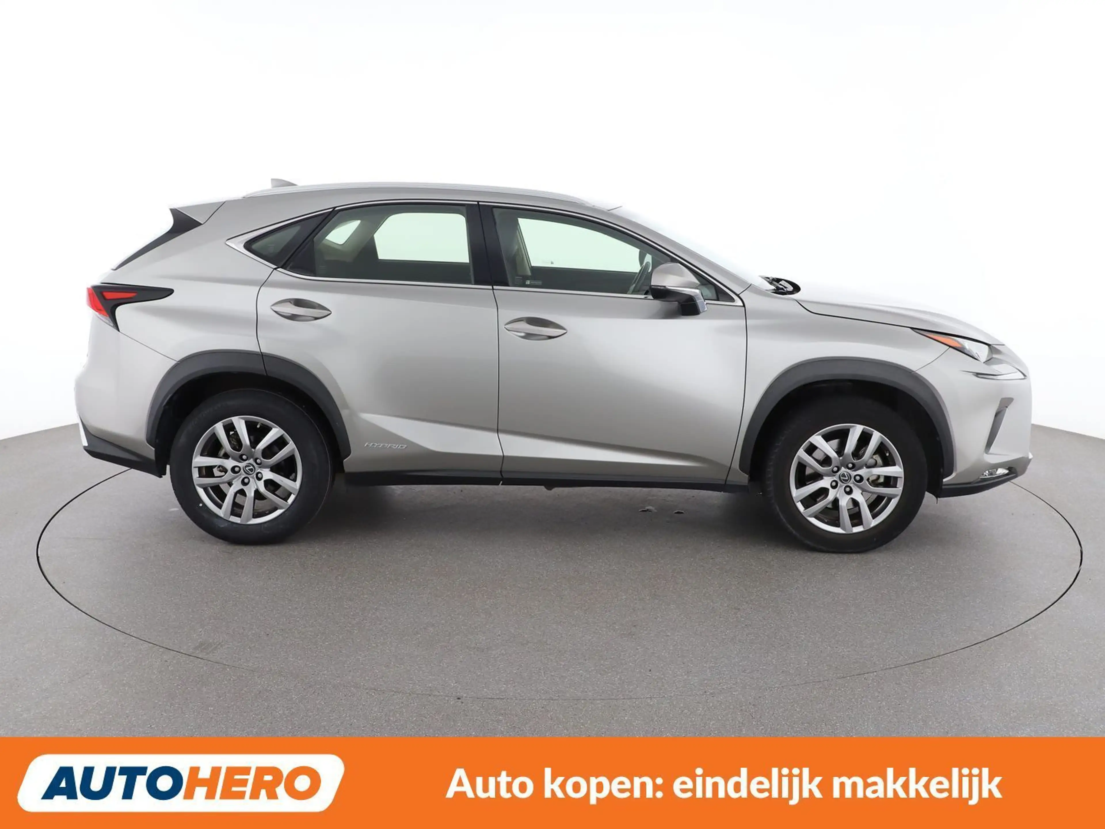 Lexus NX 300h NX 300h E-Four Pack — photo 7
