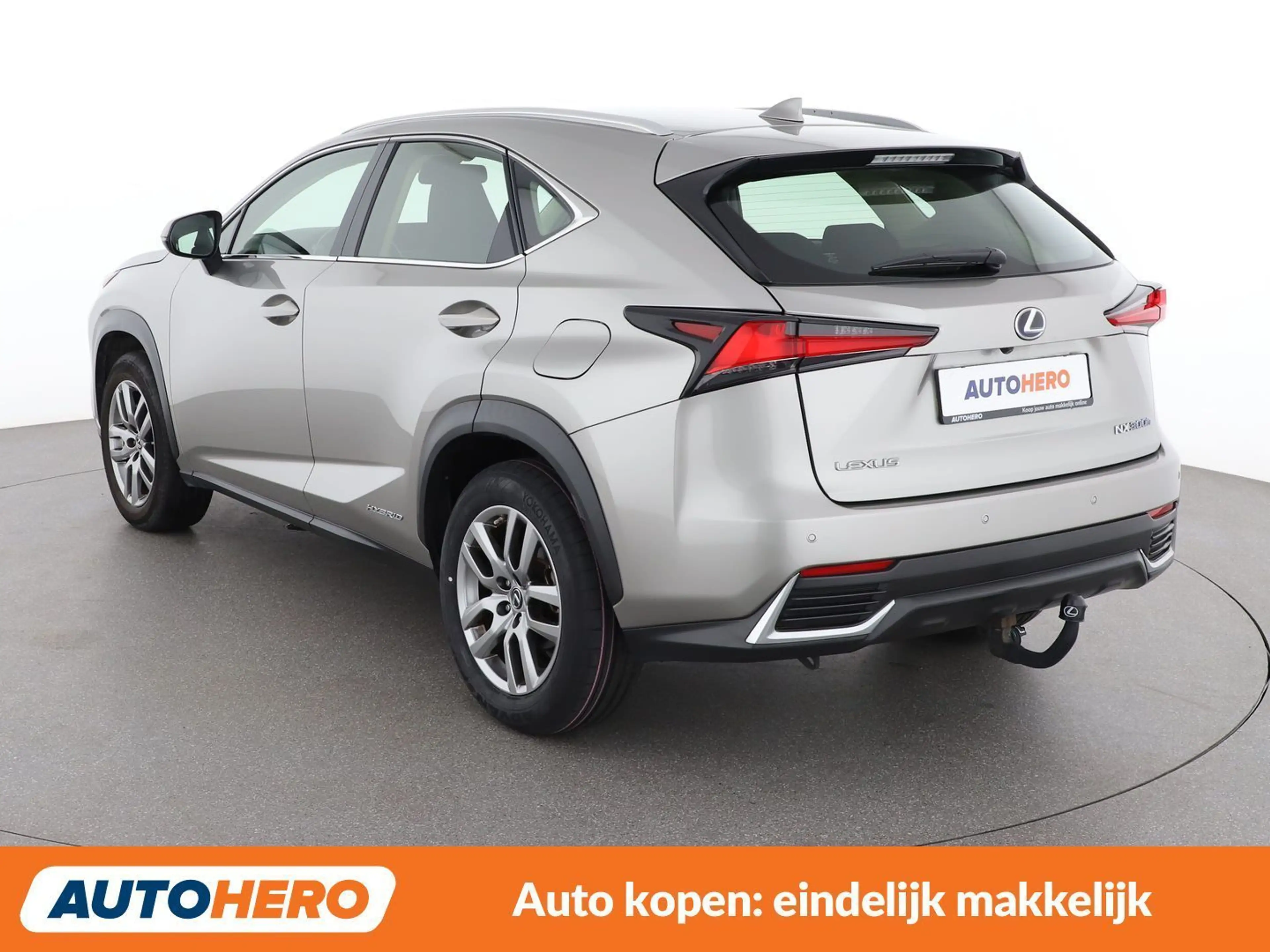 Lexus NX 300h NX 300h E-Four Pack — photo 4