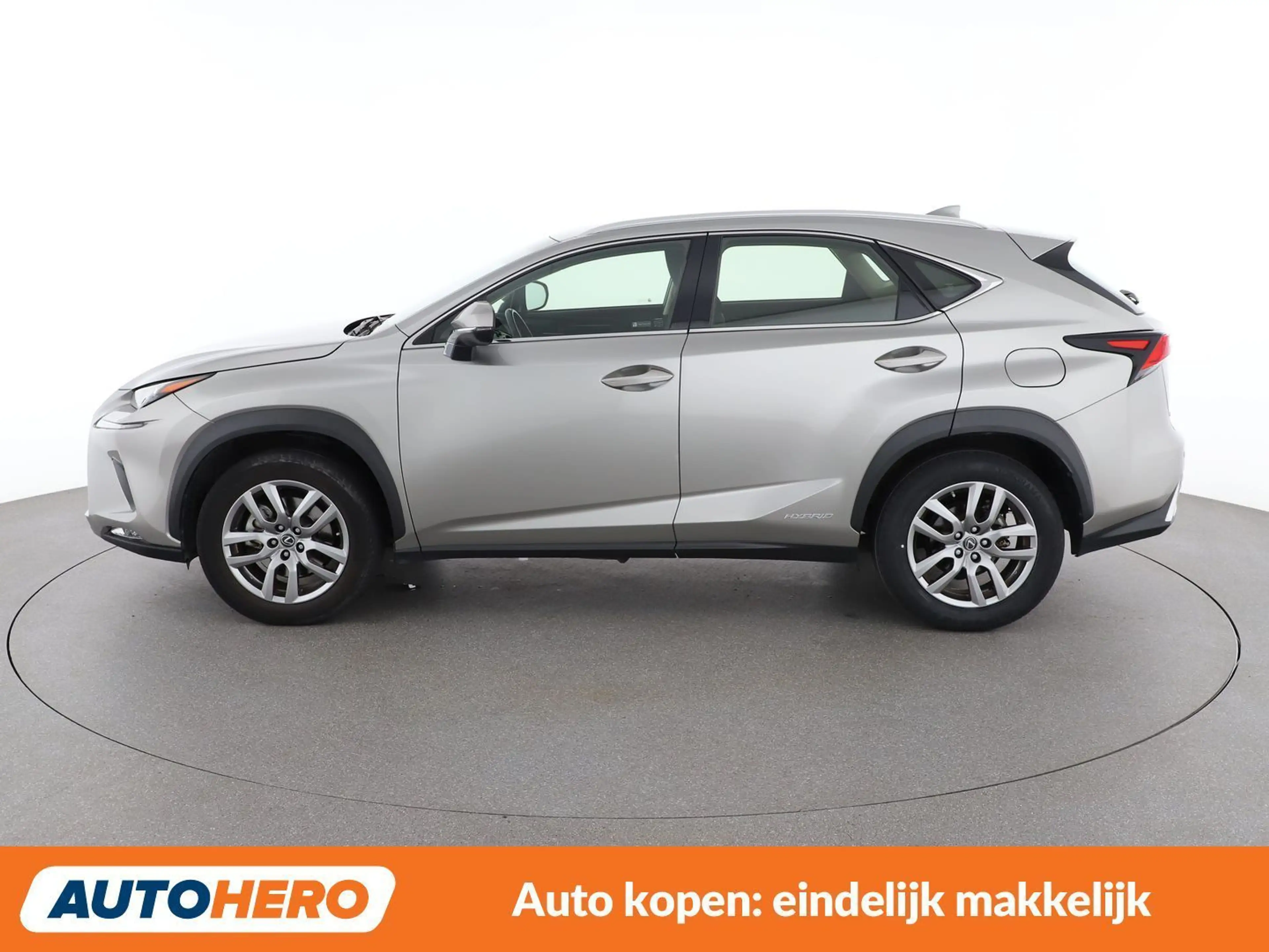 Lexus NX 300h NX 300h E-Four Pack — photo 3