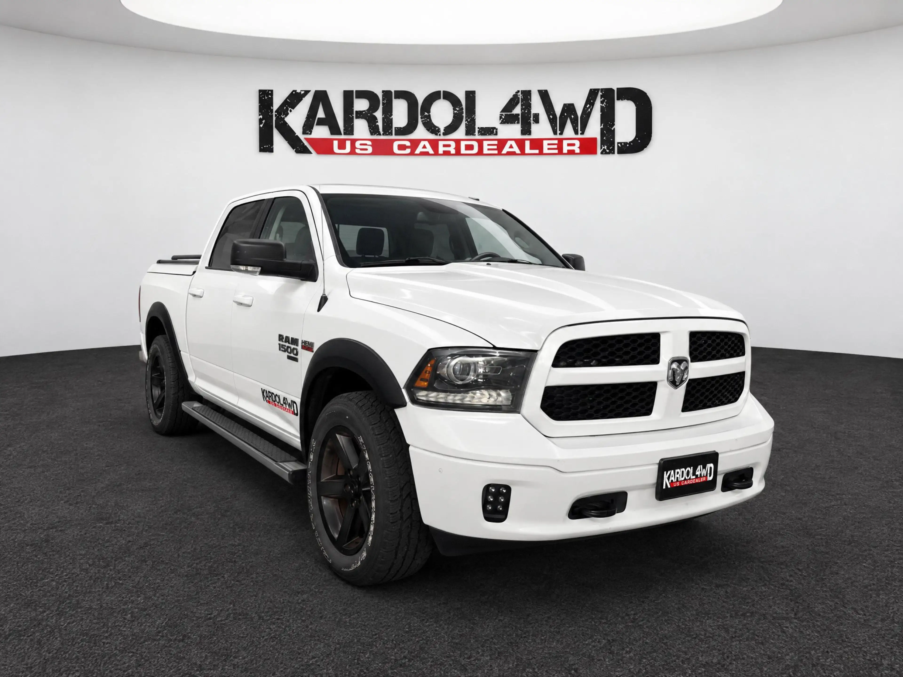 Dodge RAM 1500 5.7 V8 4x4 Quad Cab 6'4 Laramie | Tonneau cov — photo 3