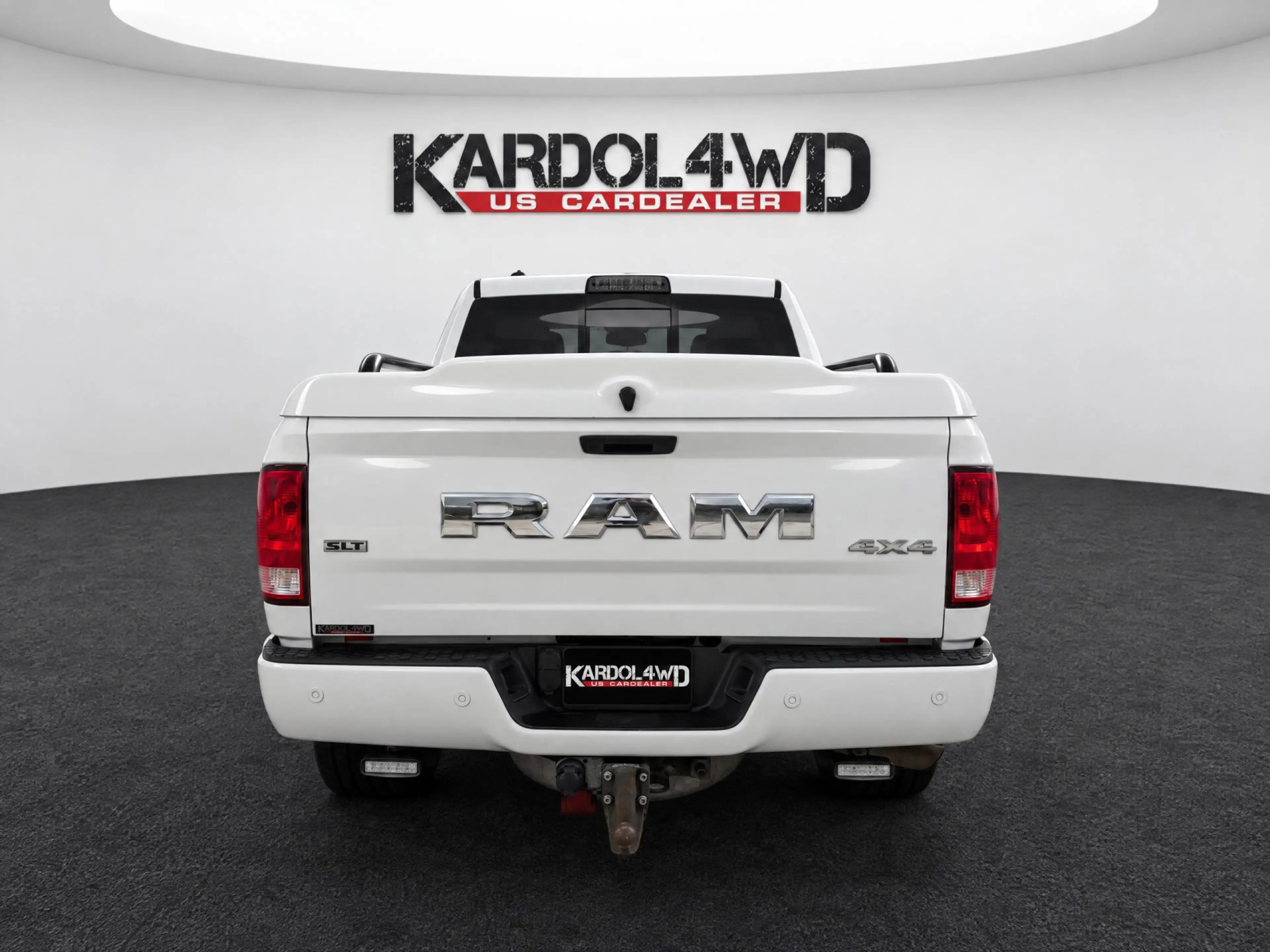 Dodge RAM 1500 5.7 V8 4x4 Quad Cab 6'4 Laramie | Tonneau cov — photo 4