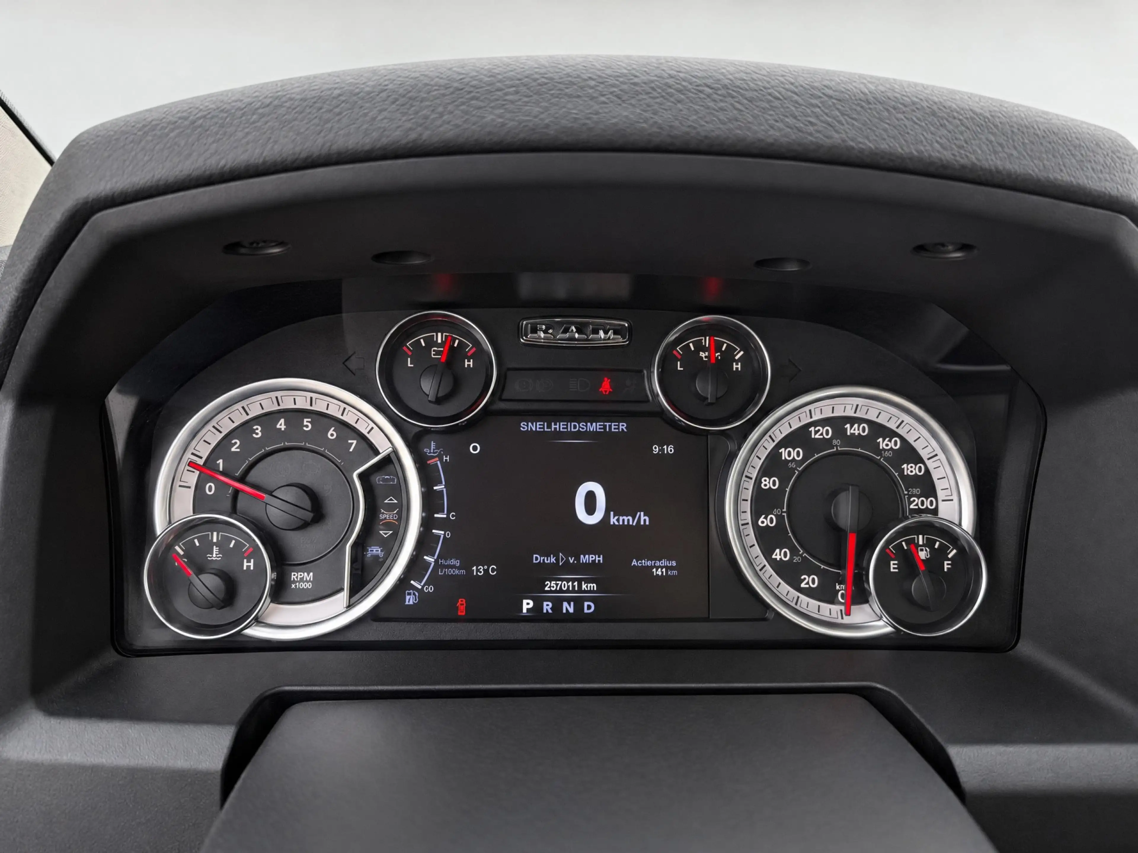 Dodge RAM 1500 5.7 V8 4x4 Quad Cab 6'4 Laramie | Tonneau cov — photo 17