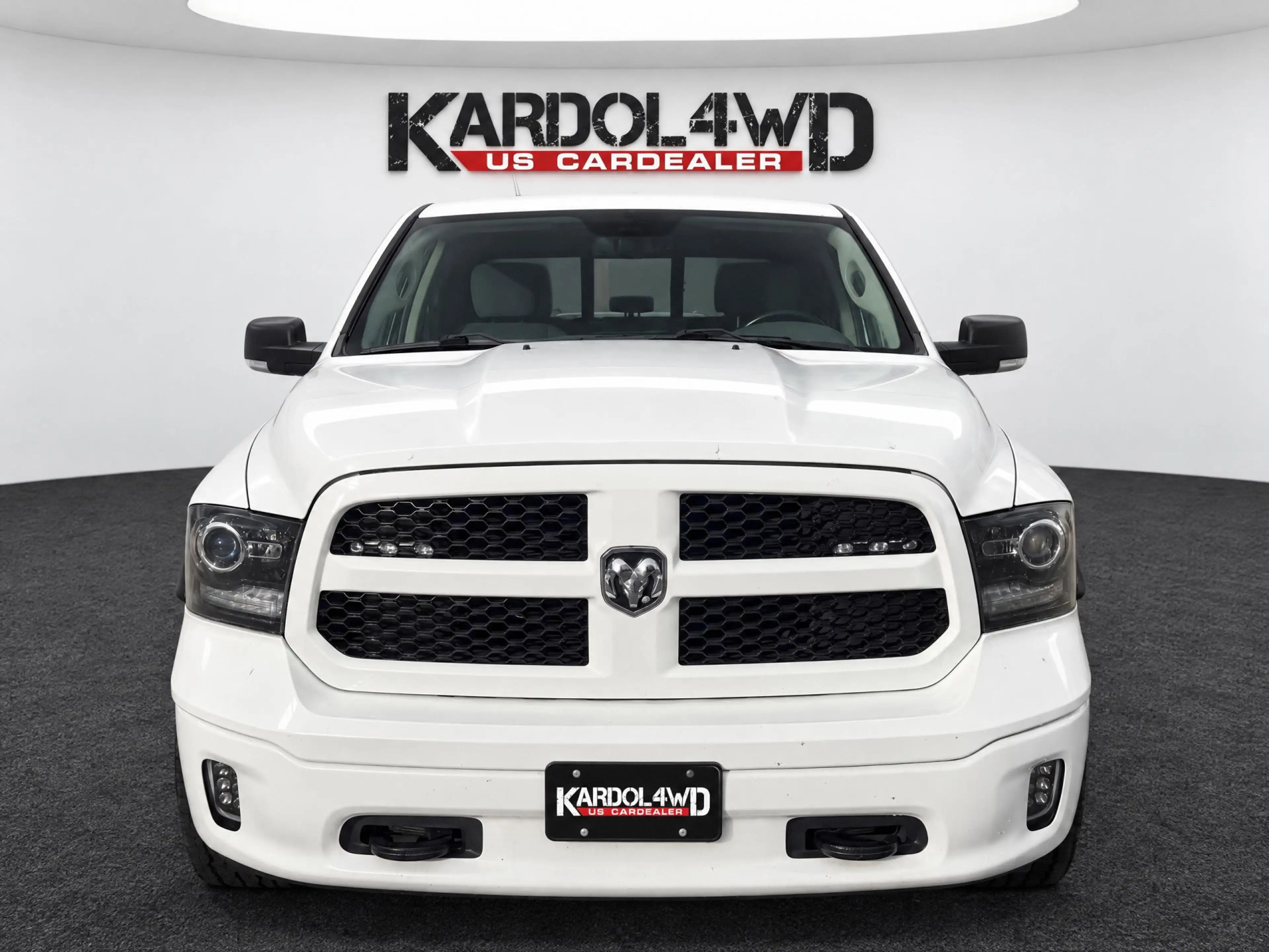 Dodge RAM 1500 5.7 V8 4x4 Quad Cab 6'4 Laramie | Tonneau cov — photo 2