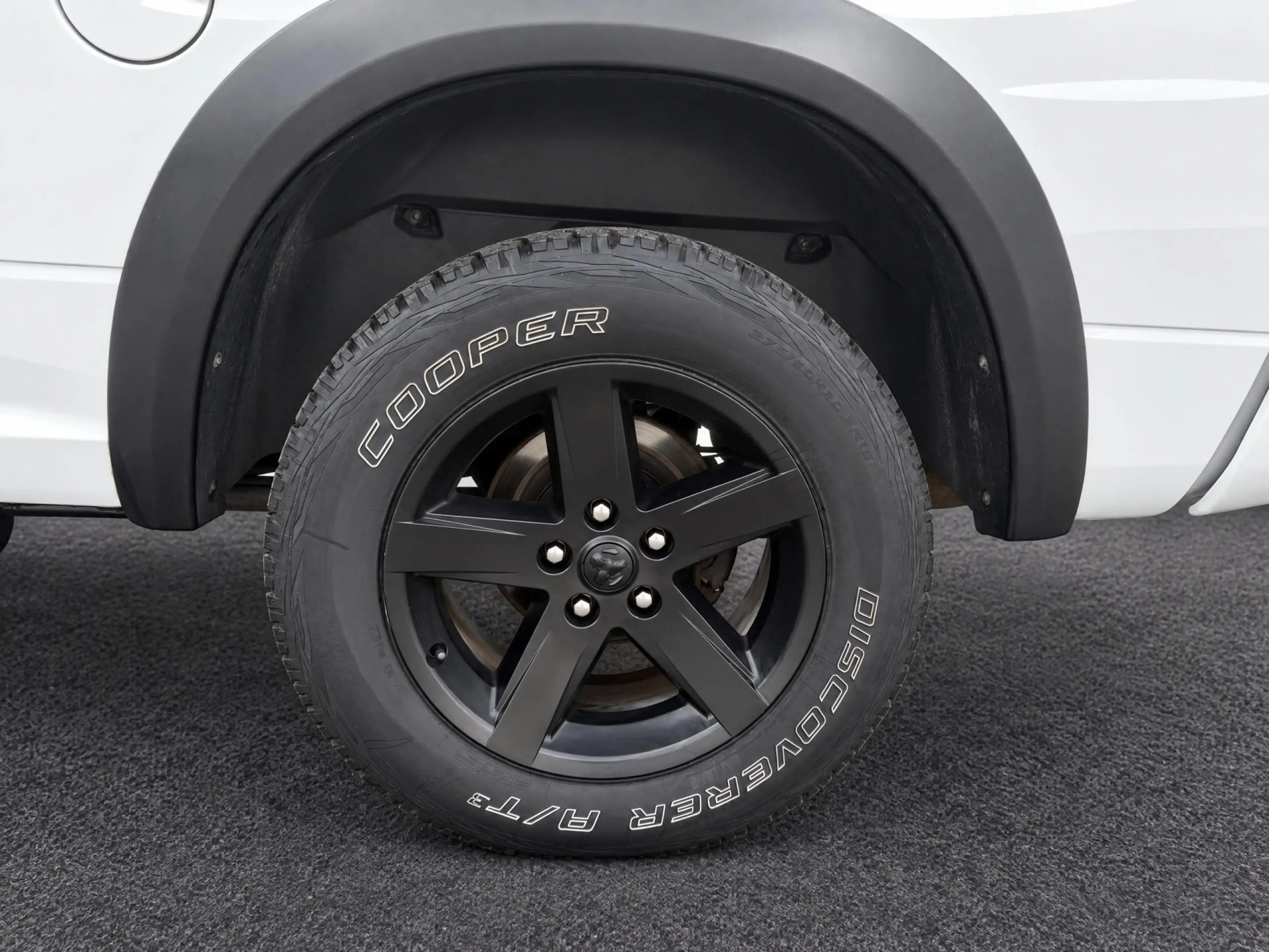 Dodge RAM 1500 5.7 V8 4x4 Quad Cab 6'4 Laramie | Tonneau cov — photo 8
