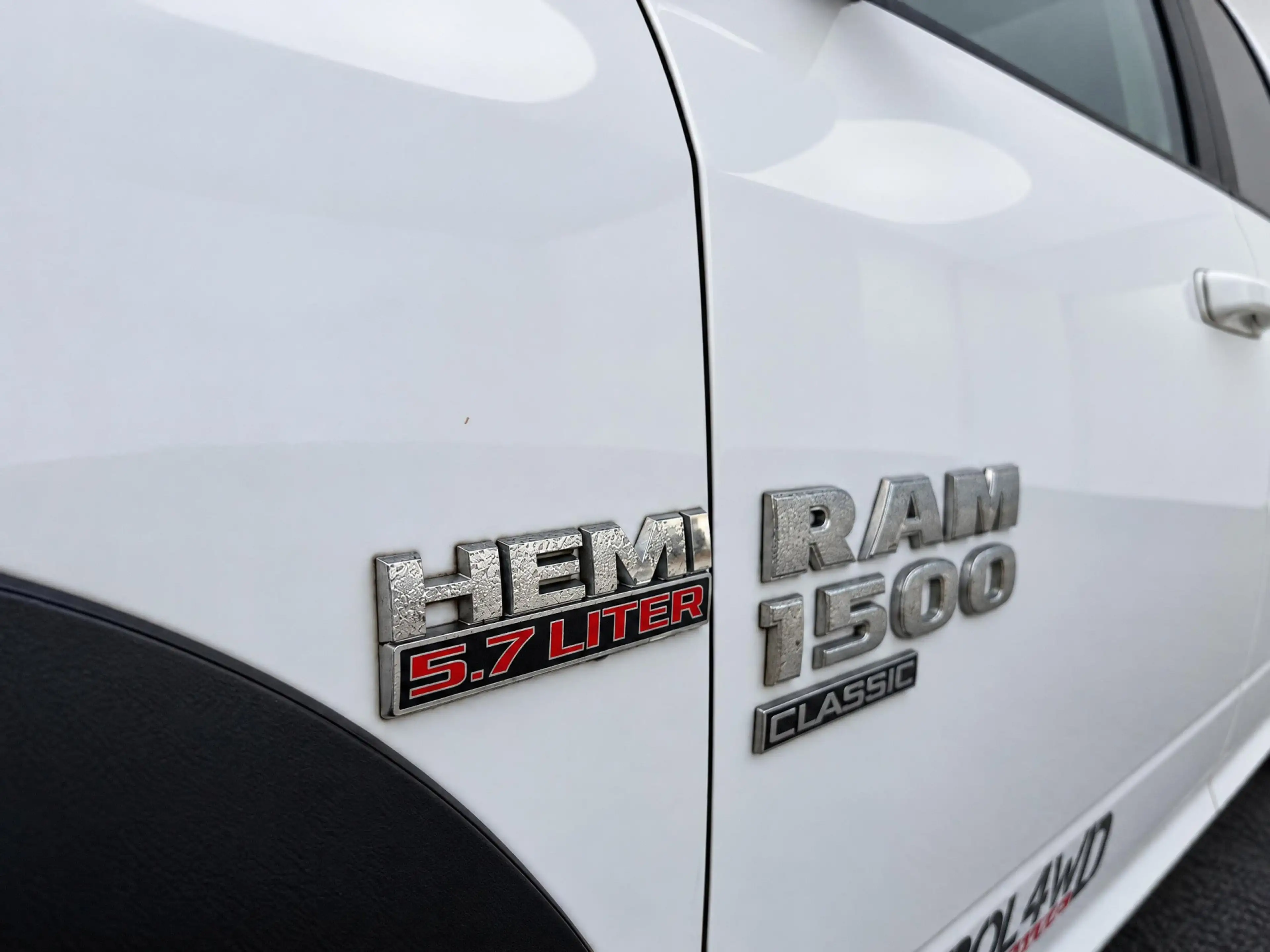 Dodge RAM 1500 5.7 V8 4x4 Quad Cab 6'4 Laramie | Tonneau cov — photo 10