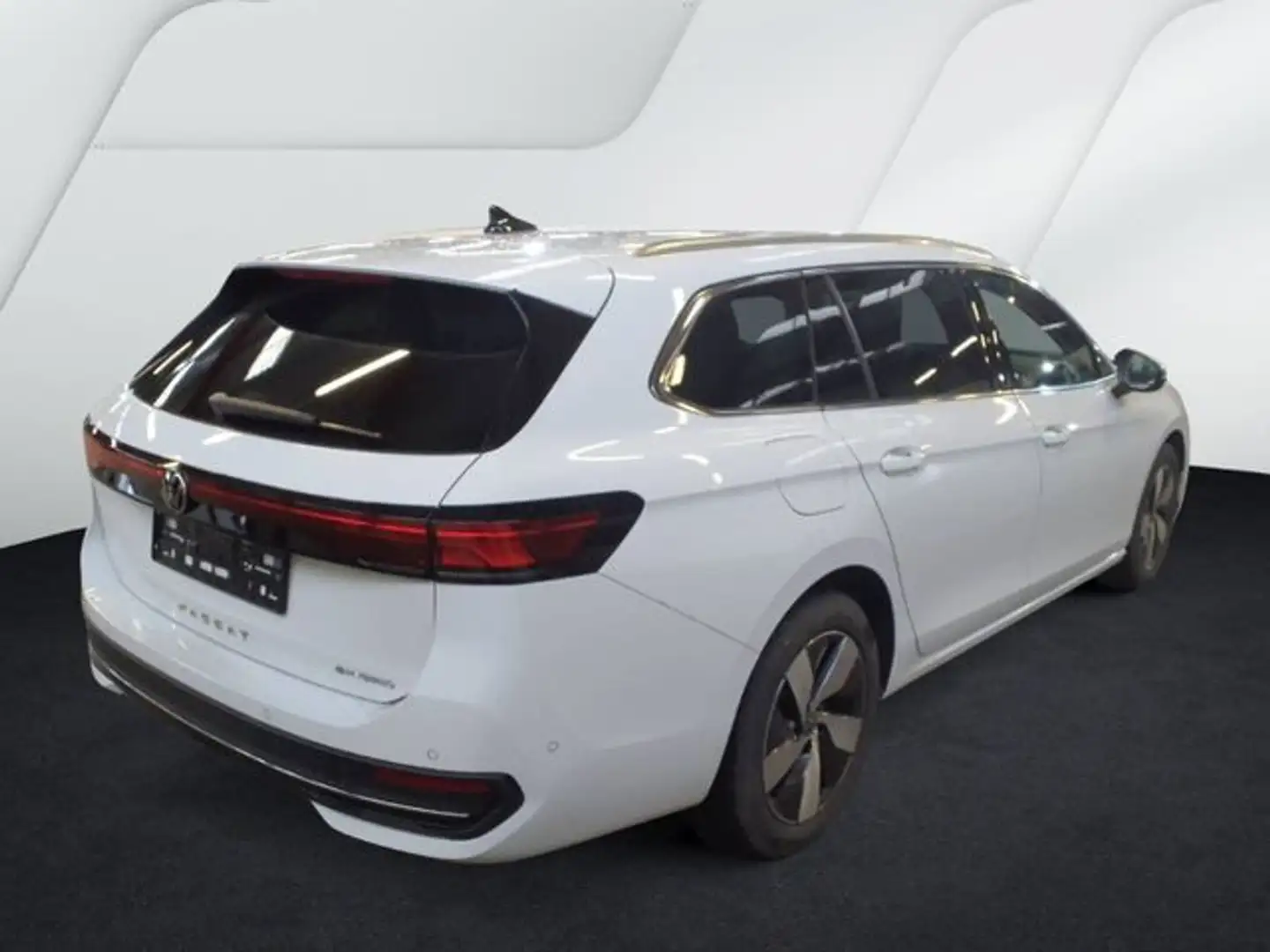 Volkswagen Passat Variant 1.5 TSI eHybrid DSG BUSINESS AHK Weiß - 2