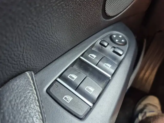 BMW X3 view 12