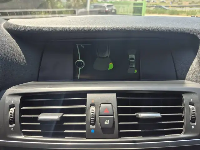 BMW X3 view 8