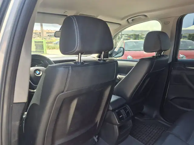 BMW X3 view 9