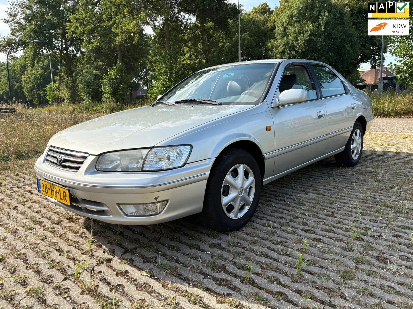 Toyota Camry 2.2i GX / airco / leder / stoelverwarming Gris - 1