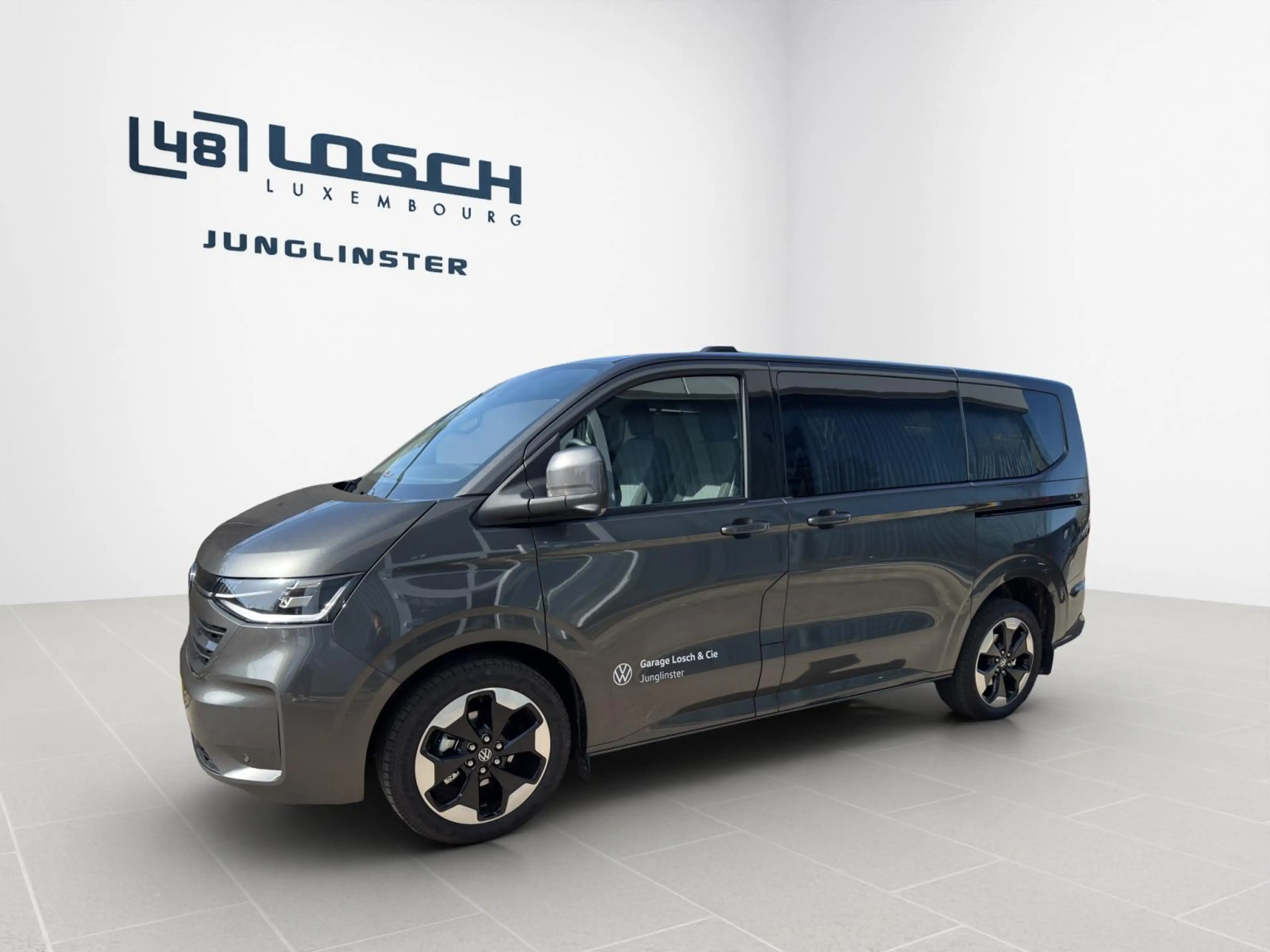 Volkswagen T7 Caravelle Style KR — photo 5