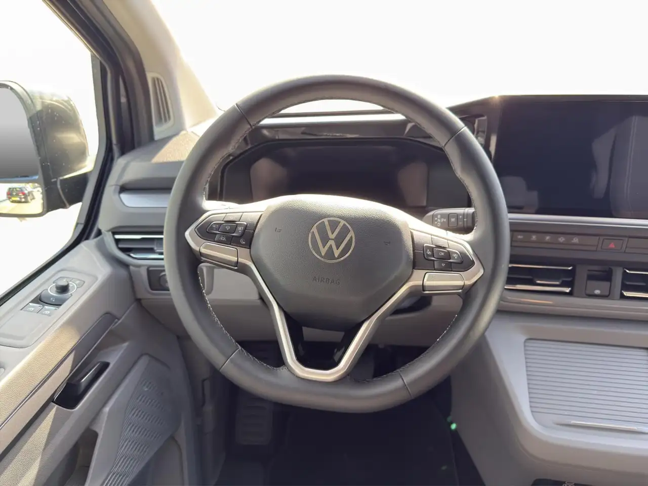 Volkswagen T7 Caravelle 2026 — фото 10