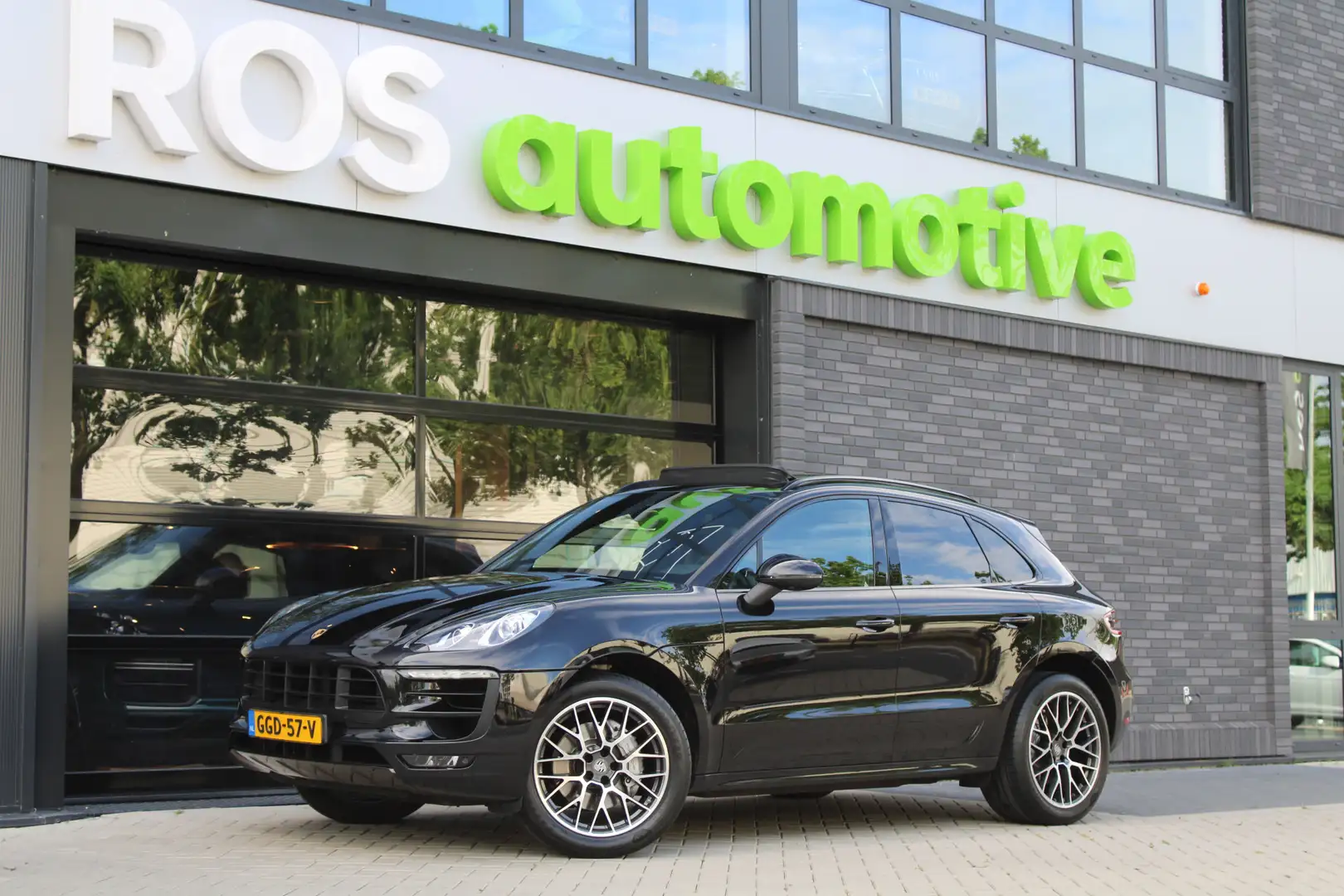 Porsche Macan 3.0 S | PANO | MEMORY | LUCHTVERING | ELEK.TREKHAA Noir - 1