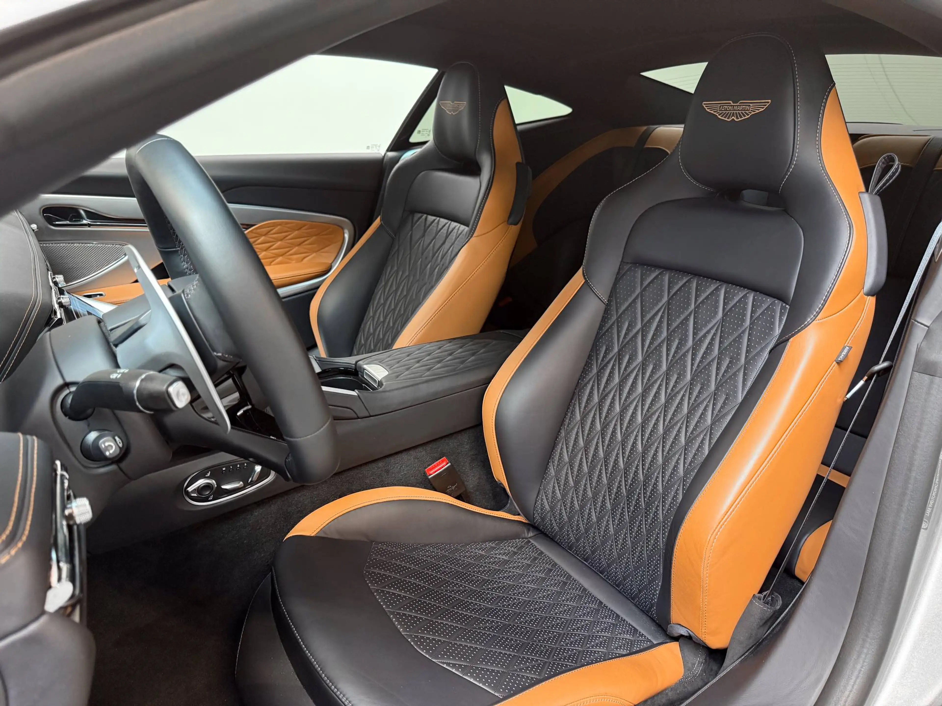 Aston Martin DB12 Coupe | Aston Martin Brussels — photo 8