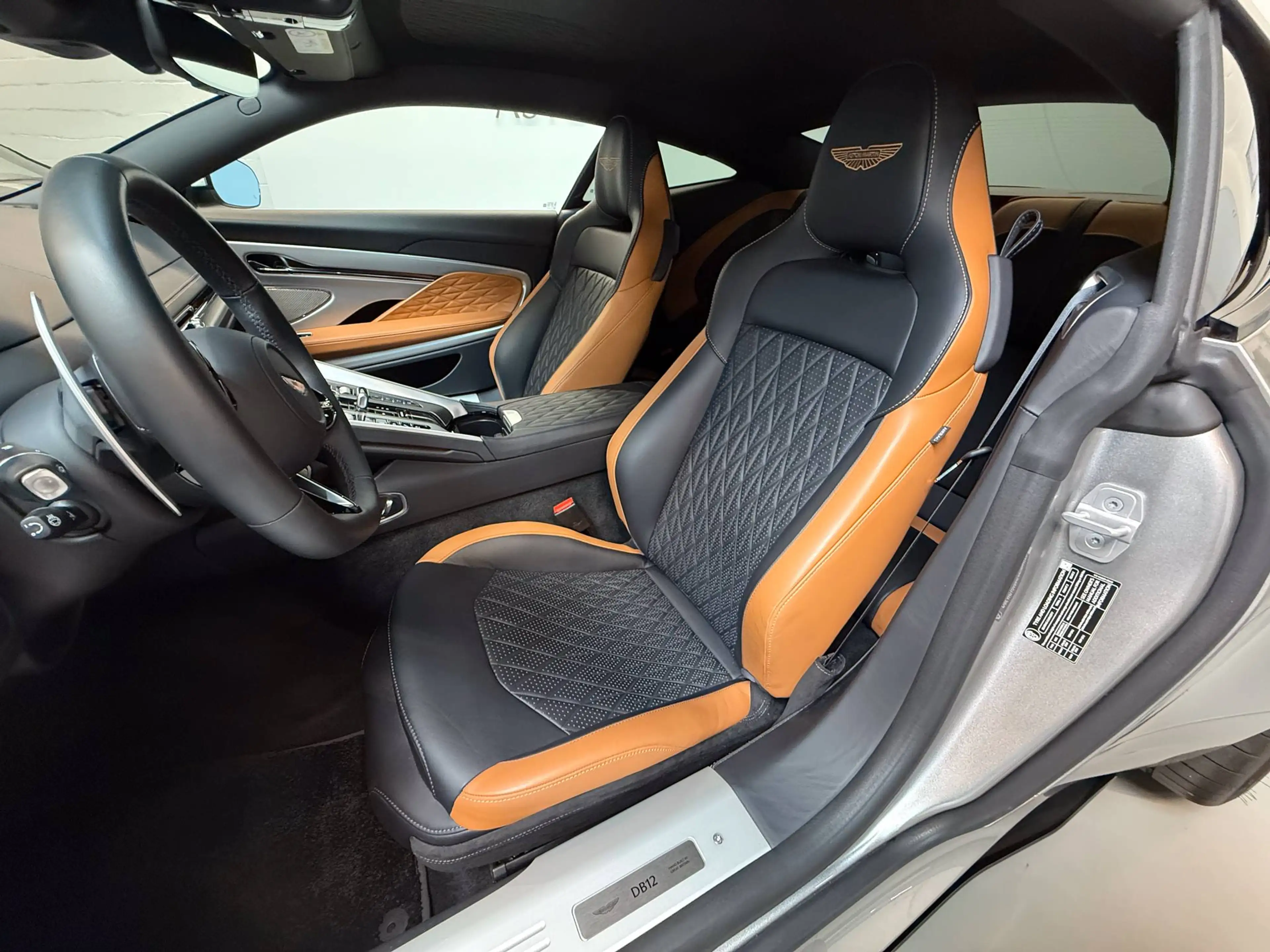 Aston Martin DB12 Coupe | Aston Martin Brussels — photo 7