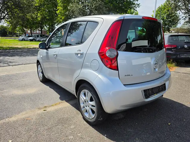 Opel Agila view 4