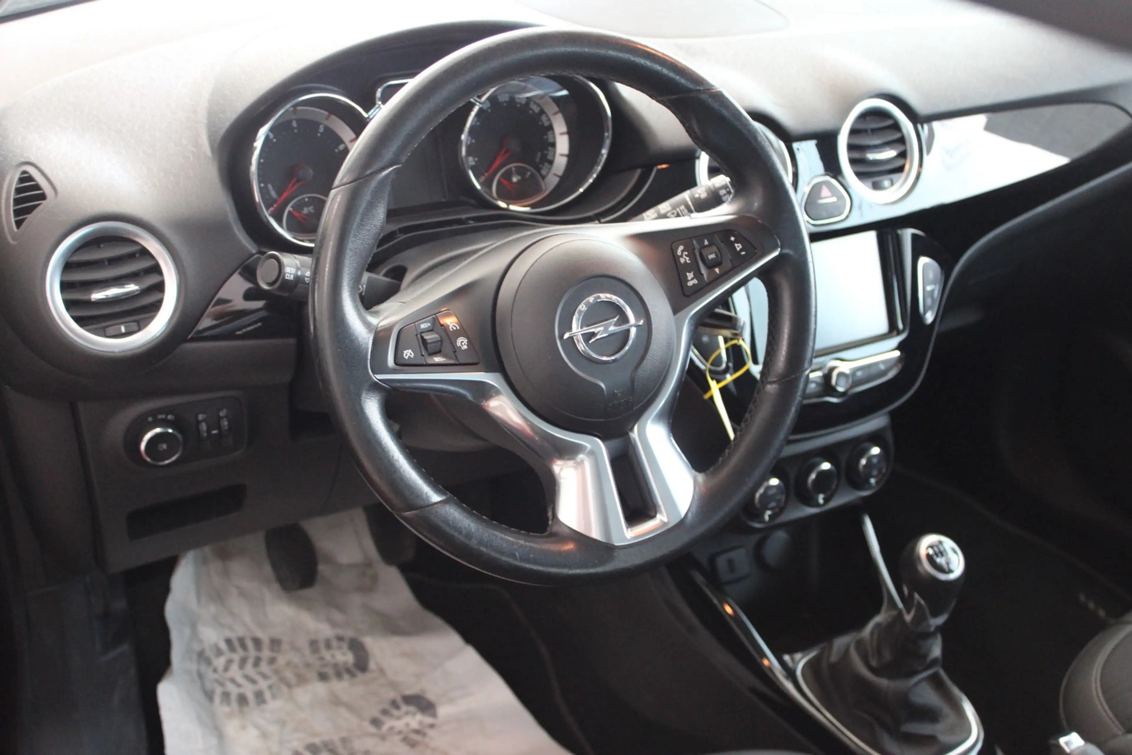 Opel Adam Unlimited — photo 11