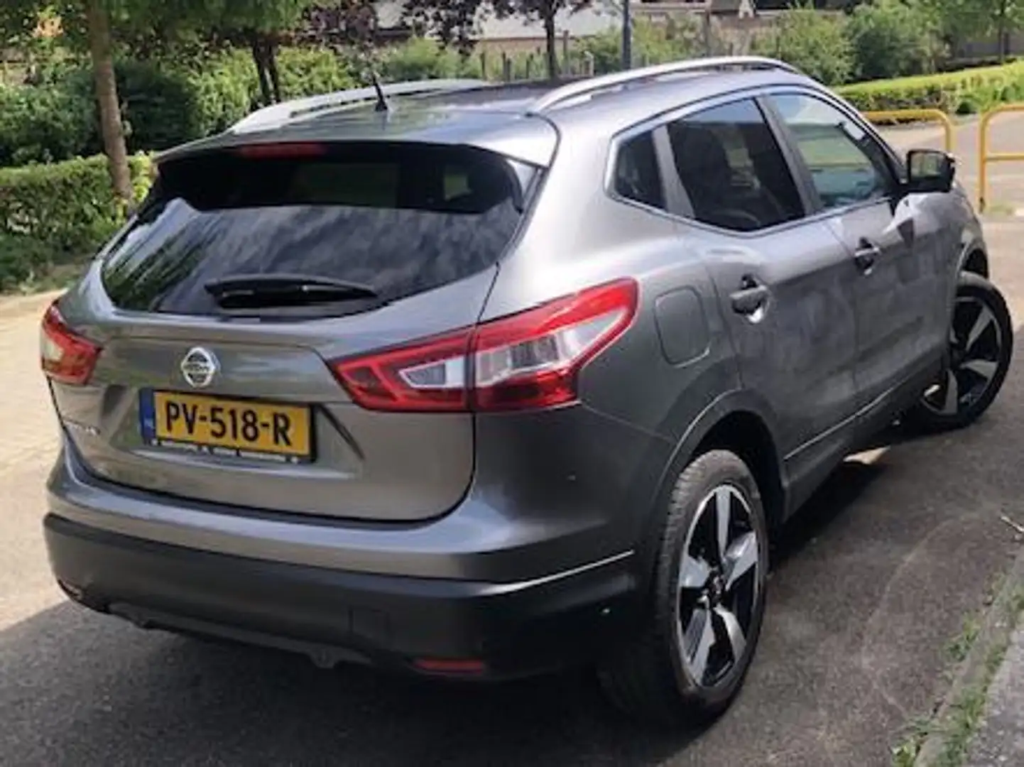Nissan Qashqai Qashqai 1.5 dCi Bns. Edition Grijs - 1