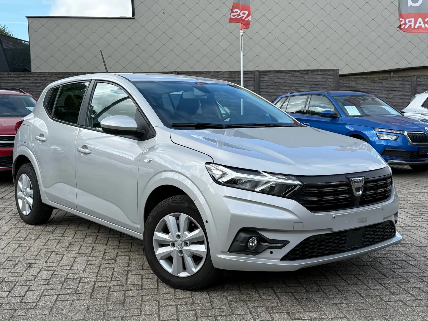 Dacia Sandero Sandero TCe 90 Expression "Navi/Camera/BLIS/DAB" Gümüş rengi - 1