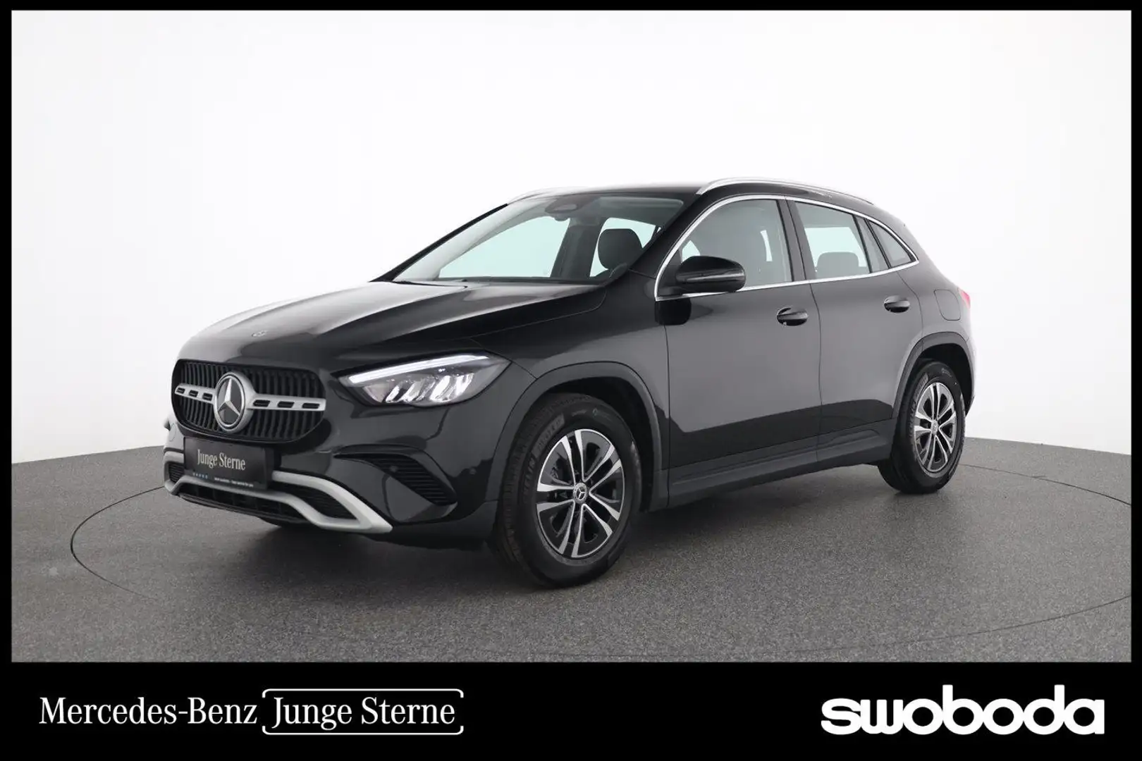 Mercedes-Benz GLA 180 Schwarz - 1