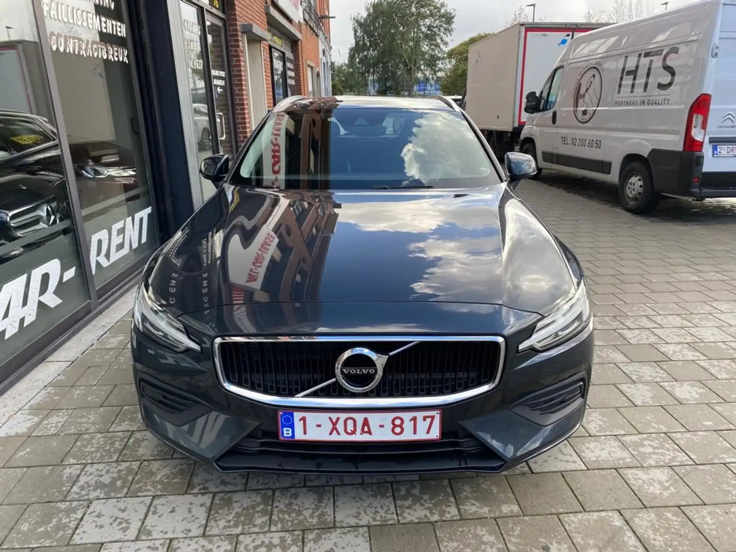Volvo V60 Momentum Pro 3 / Comfortzetels / Trekhaak / Premiu Gris - 2