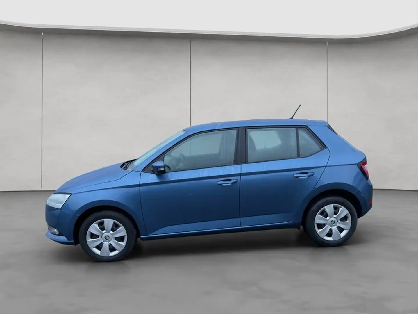 Skoda Fabia 1.0l TSI MPI Active 5-Gang GJR KLIMA BLUET Blau - 2