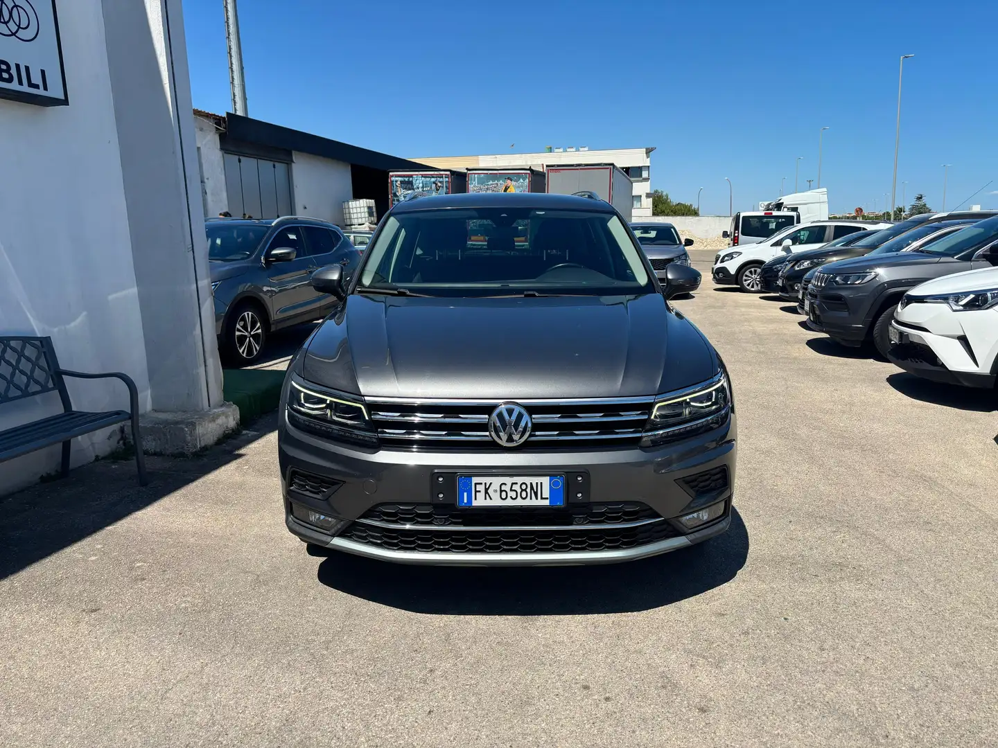 Volkswagen Tiguan Tiguan II 2017 2.0 tdi Business 150cv dsg Grigio - 2