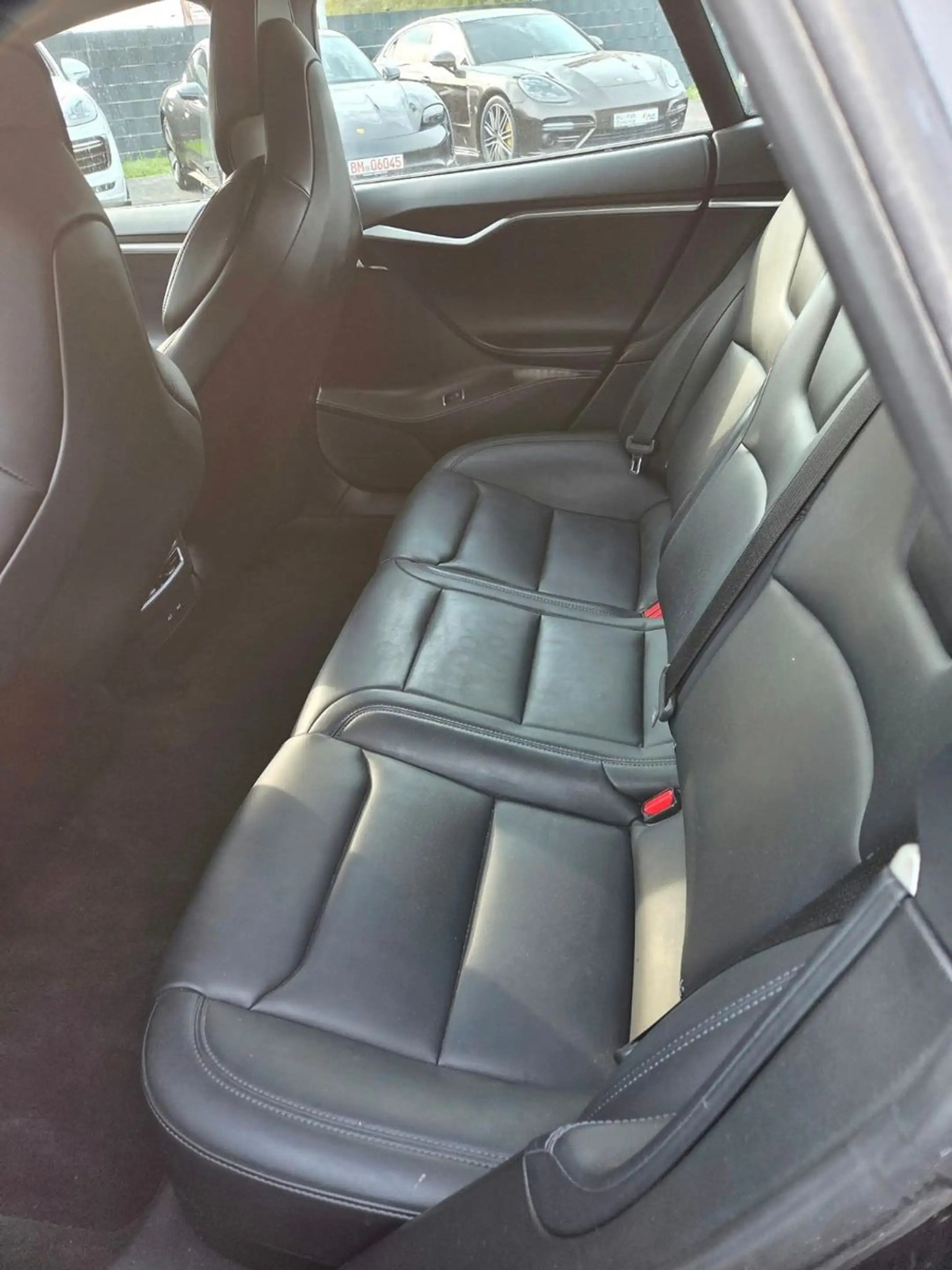 Tesla Model S /Panodach/20Zoll-Neubereift — photo 17
