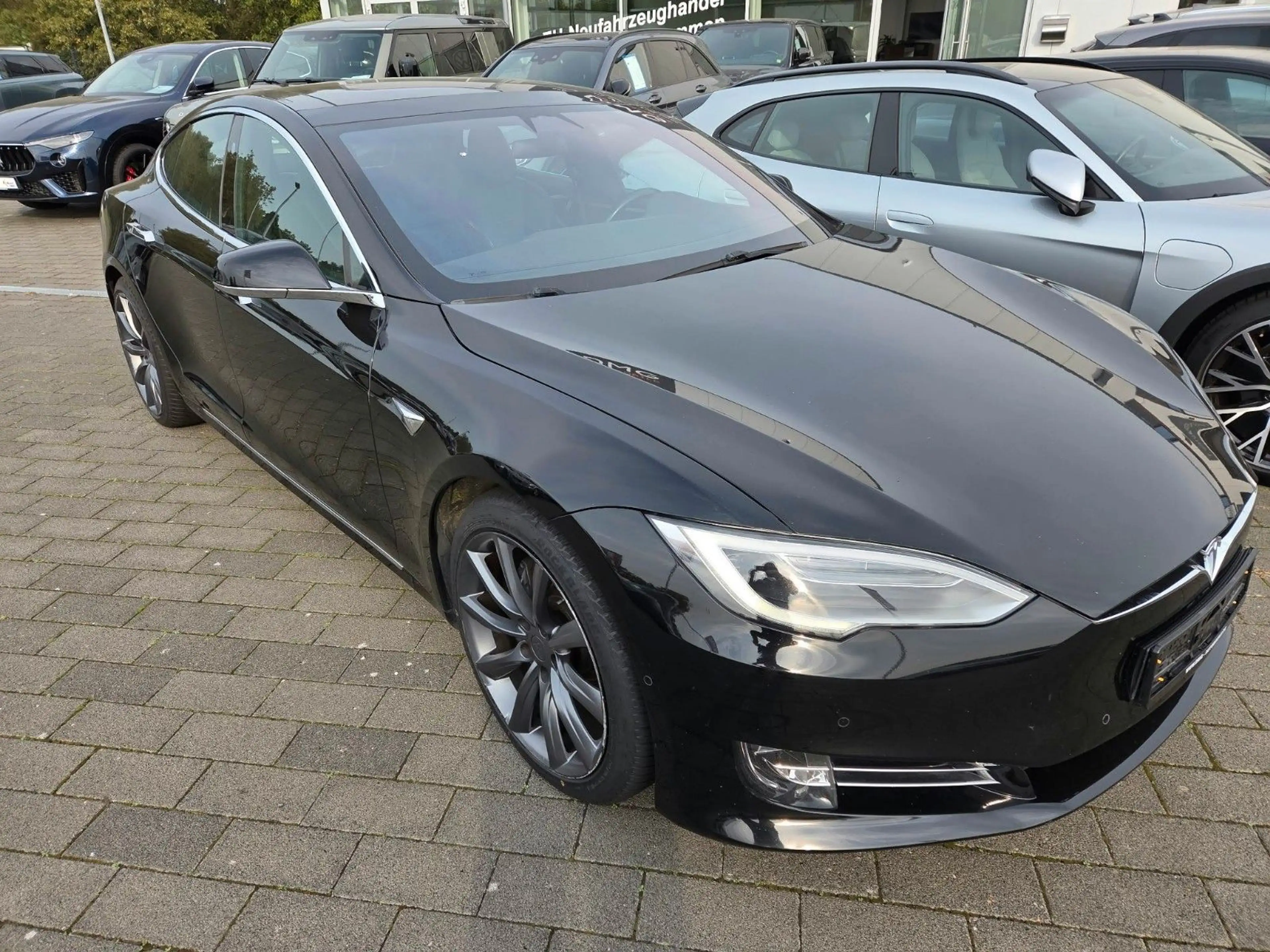 Tesla Model S /Panodach/20Zoll-Neubereift — photo 3