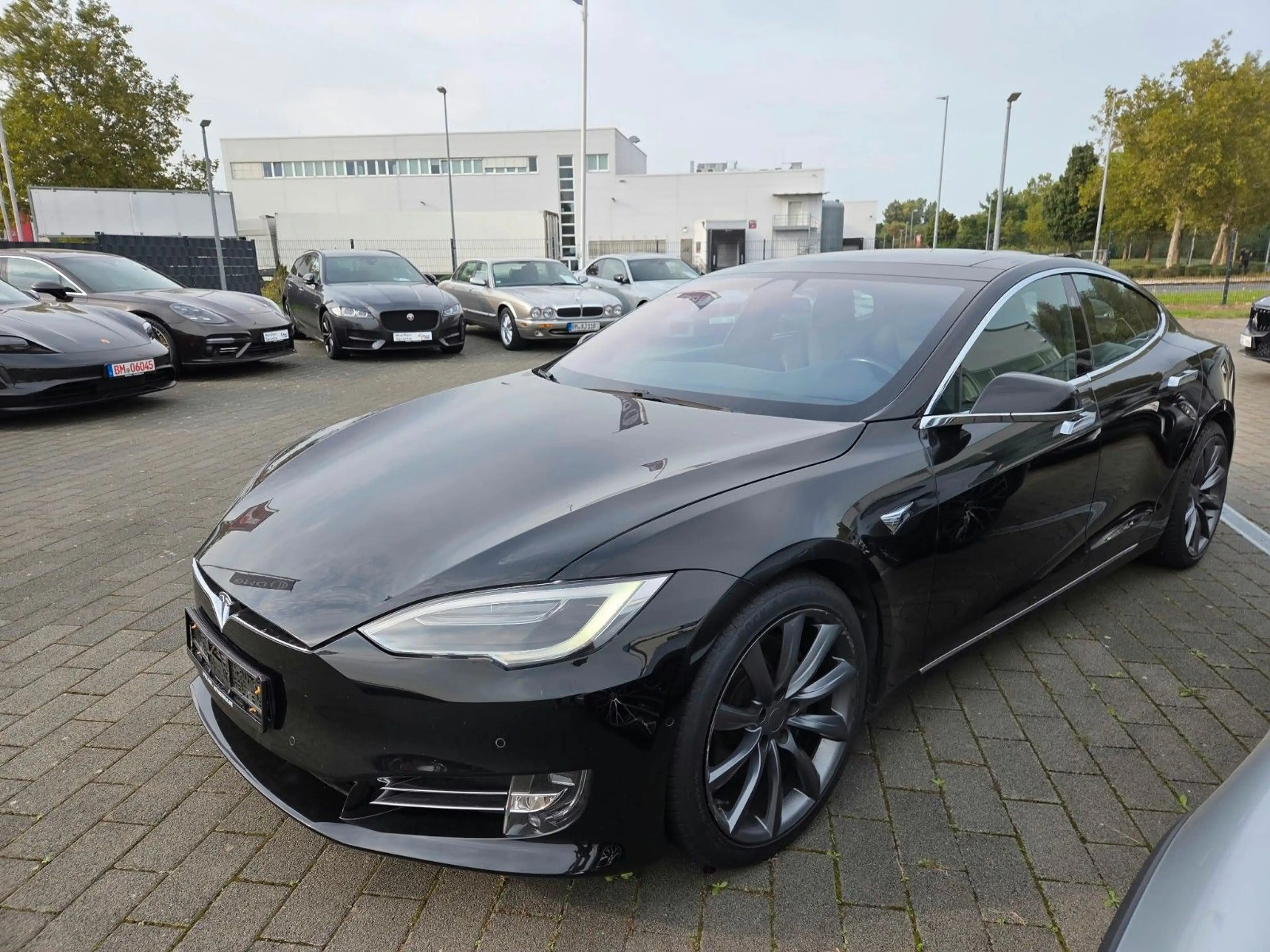 Tesla Model S /Panodach/20Zoll-Neubereift — photo 2