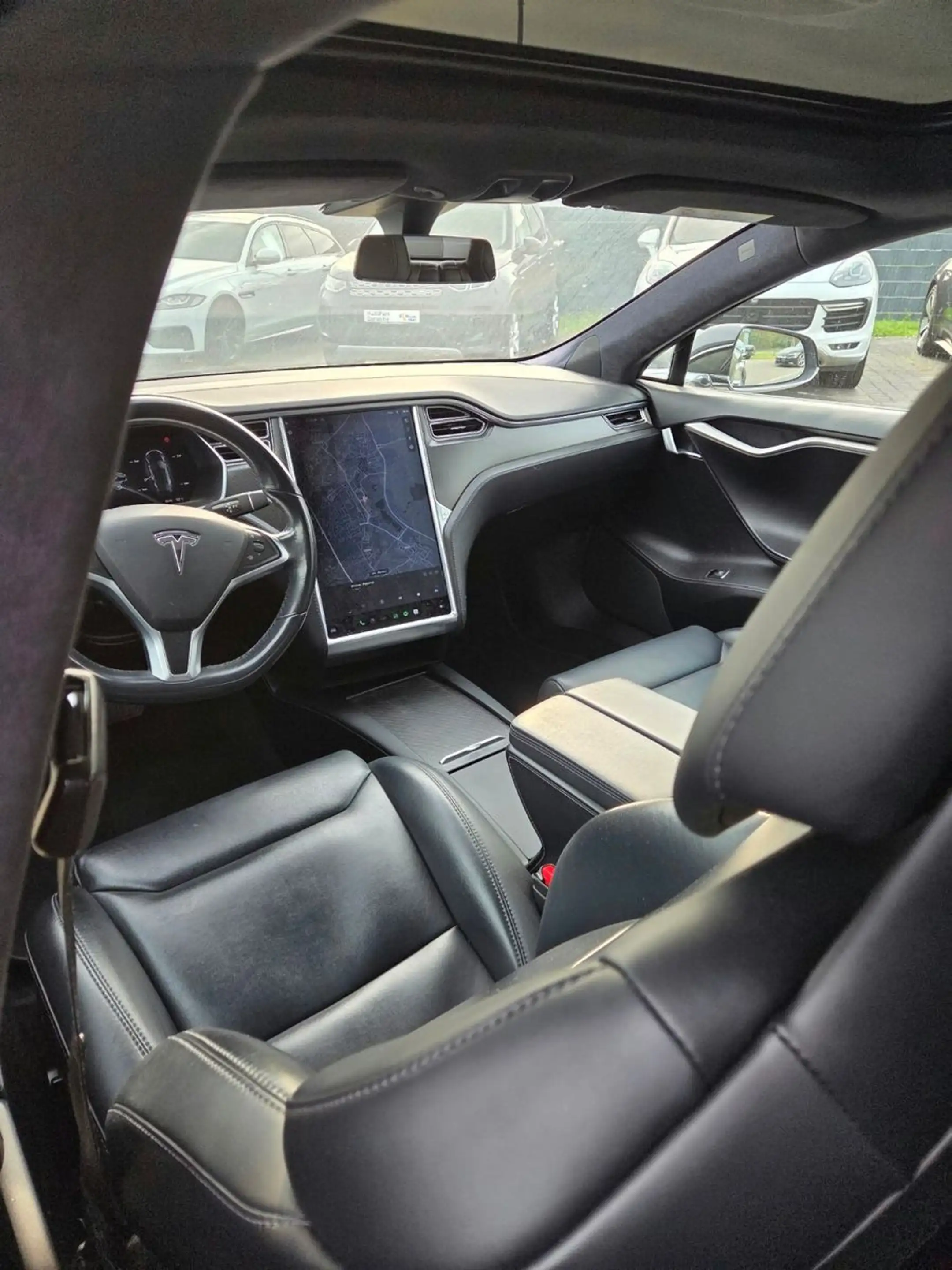 Tesla Model S /Panodach/20Zoll-Neubereift — photo 15