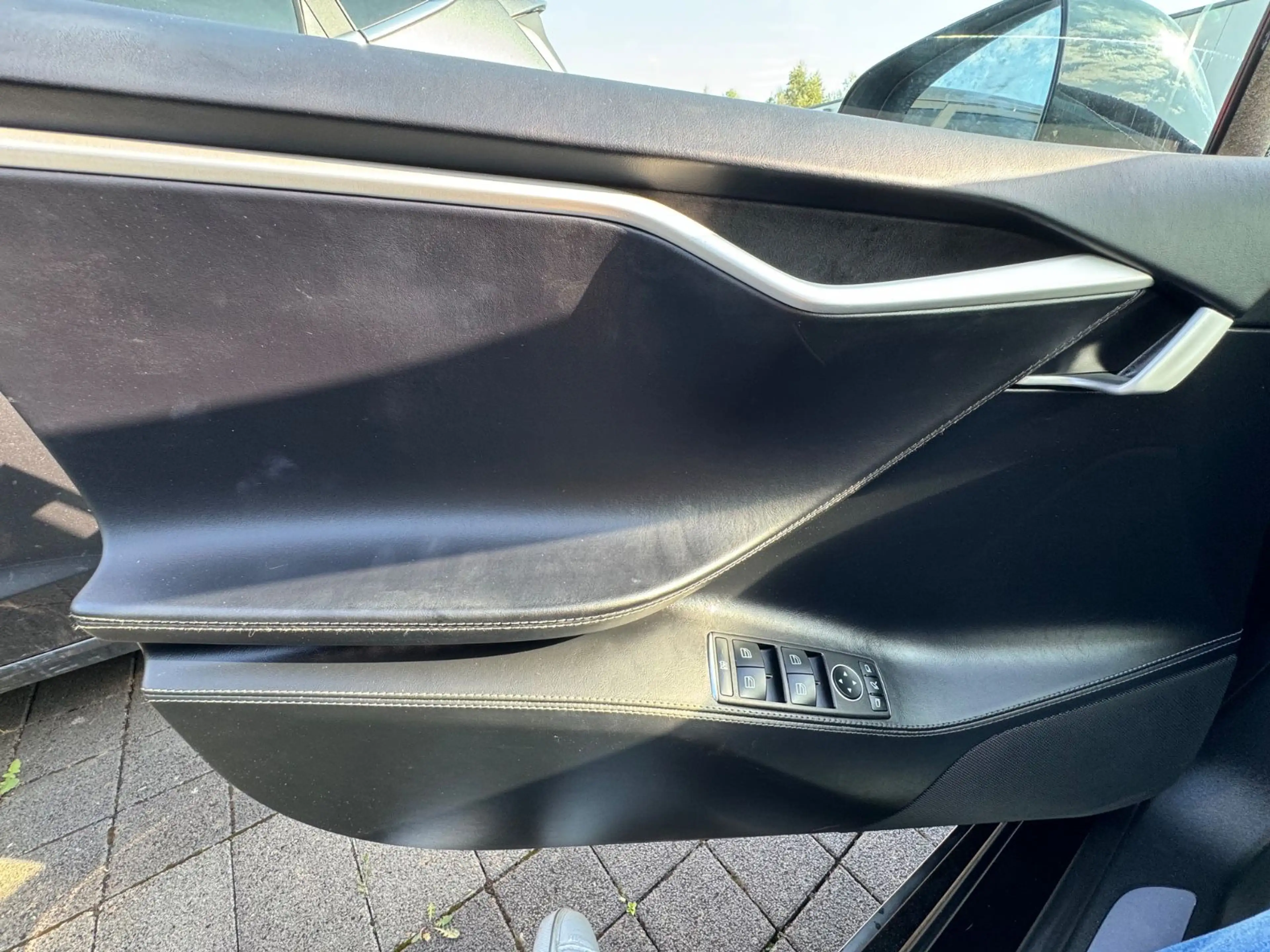 Tesla Model S /Panodach/20Zoll-Neubereift — photo 12