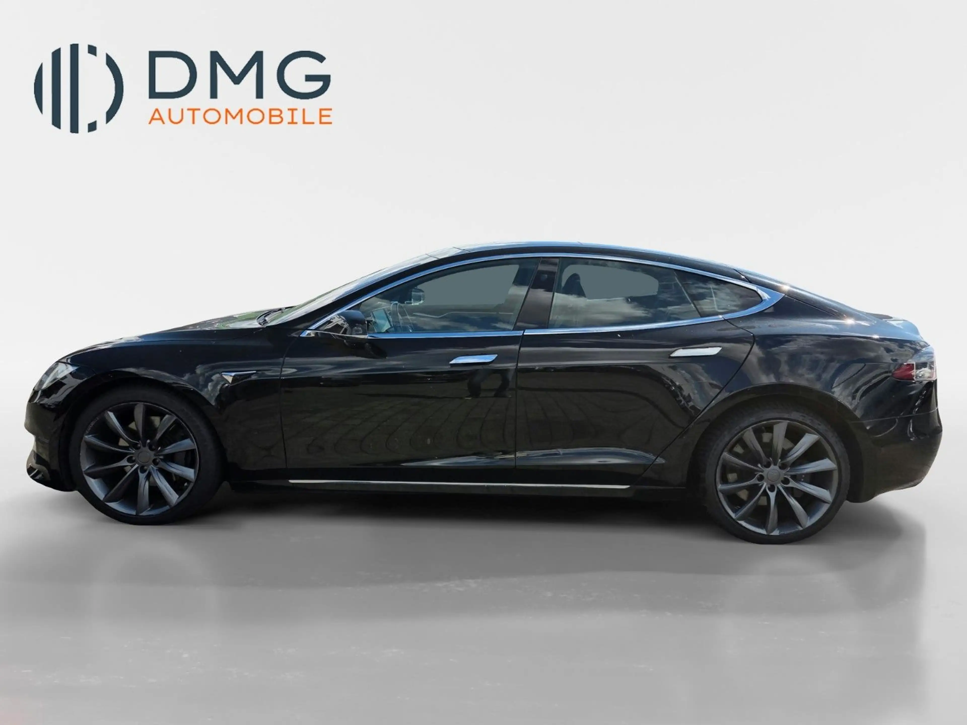 Tesla Model S /Panodach/20Zoll-Neubereift