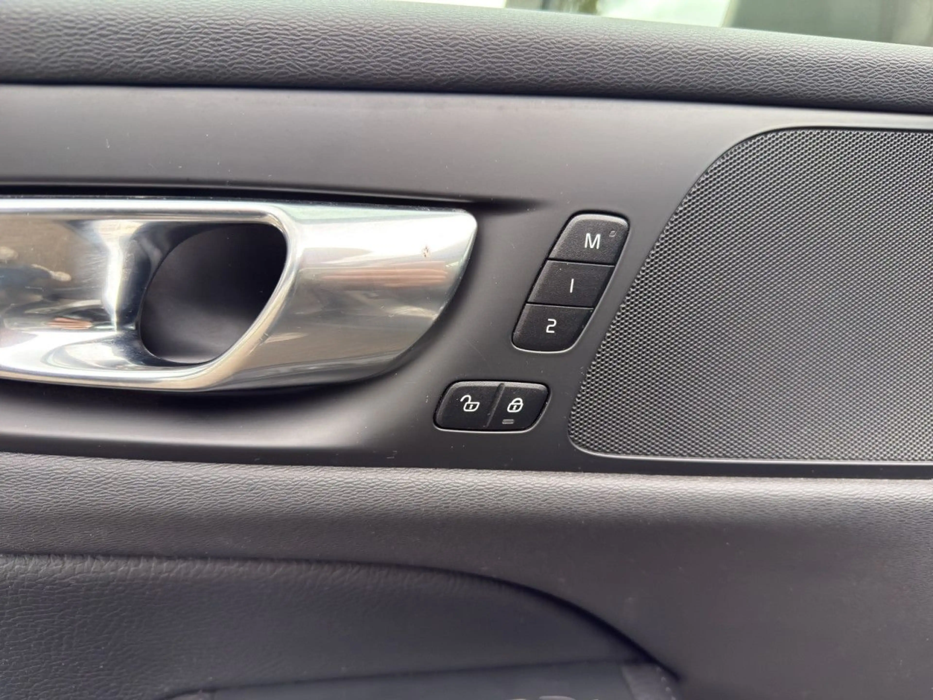 Volvo V60 Cross Country 2.0 D Cross Country Pro AWD Navi — photo 9