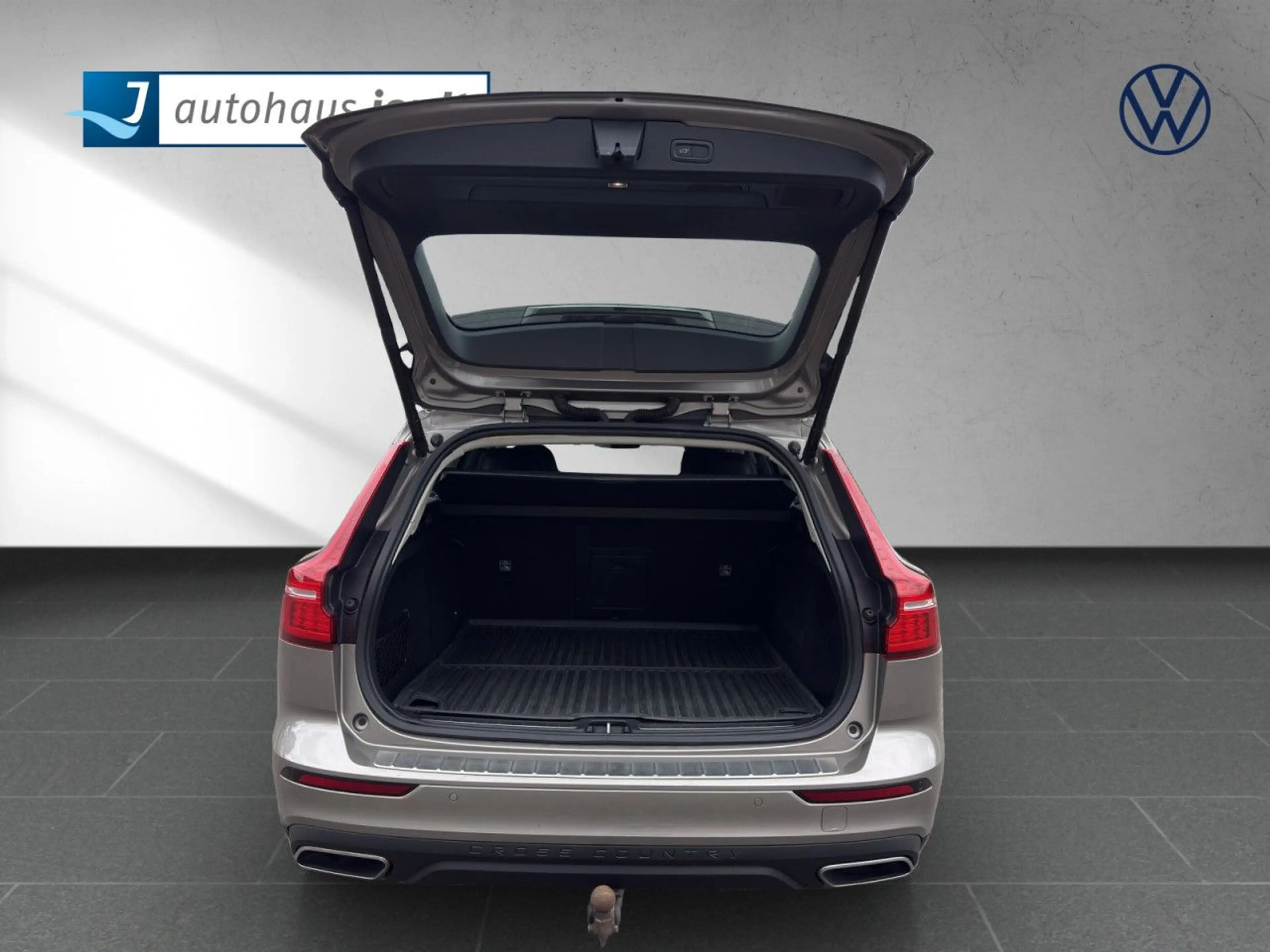 Volvo V60 Cross Country 2.0 D Cross Country Pro AWD Navi — photo 12