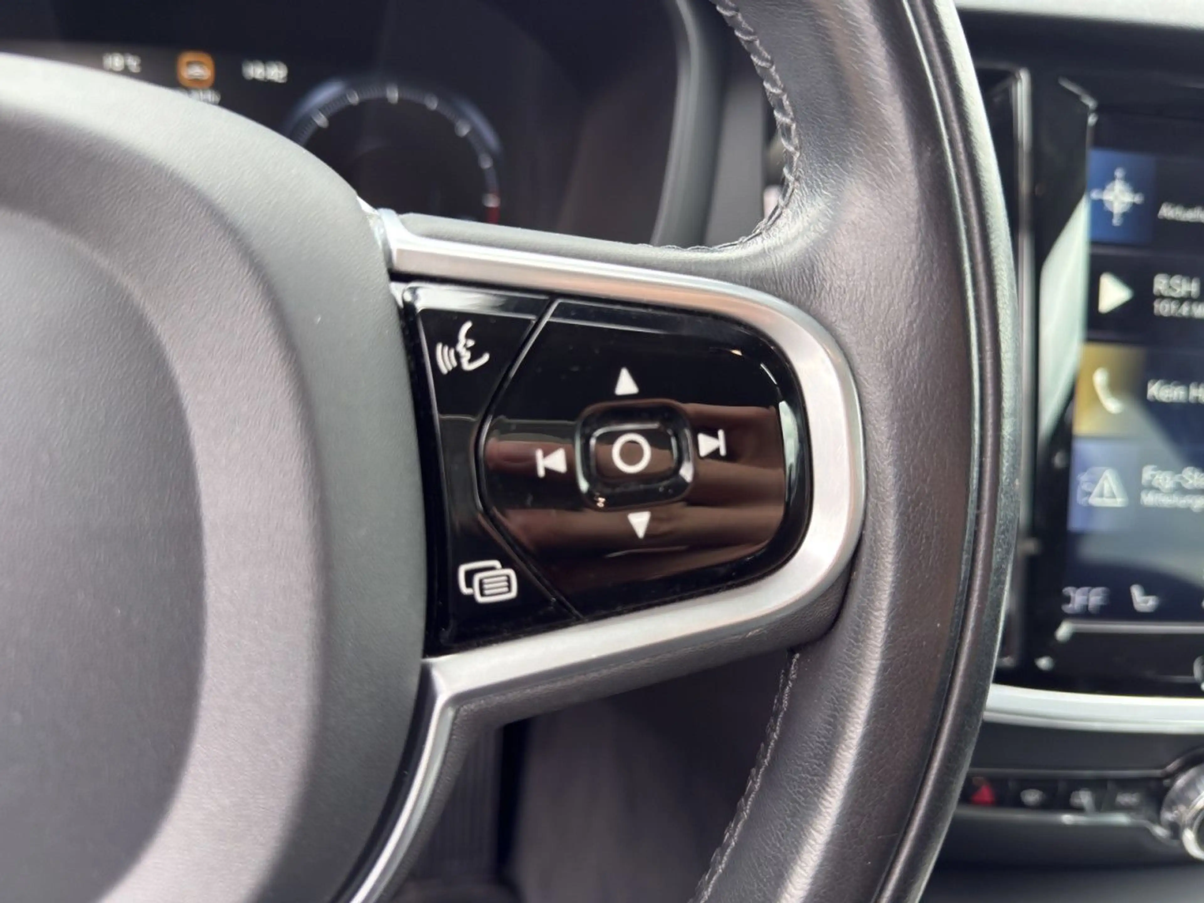 Volvo V60 Cross Country 2.0 D Cross Country Pro AWD Navi — photo 14