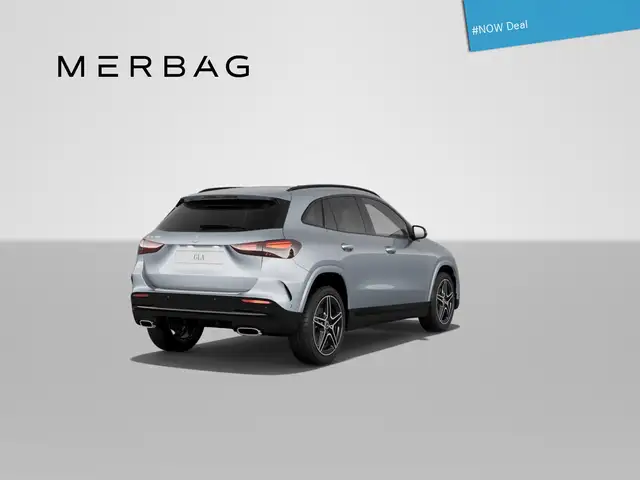 Mercedes-Benz GLA view 3
