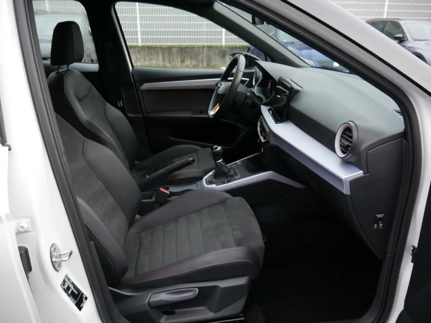 SEAT Arona 1.0 TSI FR KAMERA NAVI ACC FACEL. LED Weiß - 2