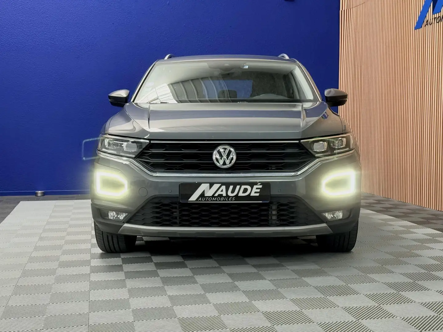 Volkswagen T-Roc 4MOTION 2.0 TSI 190 CH DSG 7 Carat Gris - 2