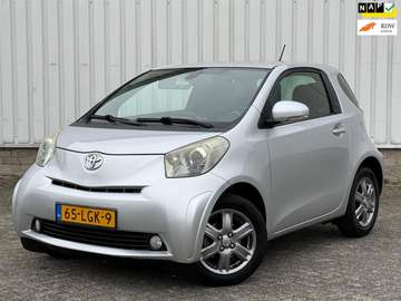 1.0 VVTi Aspiration Automaat,Airco,ElektrischeRame