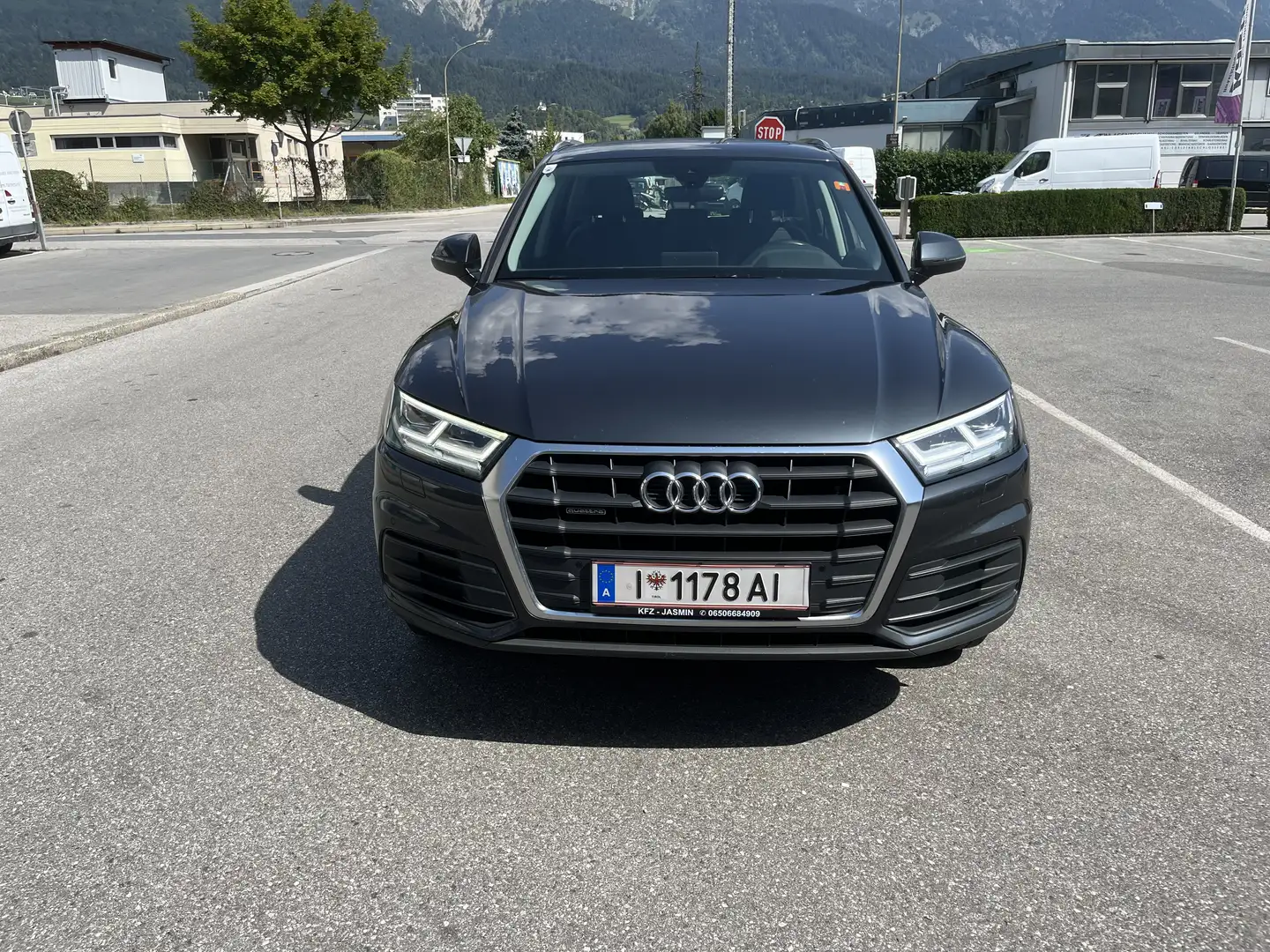 Audi Q5 35 TDI quattro basis Grau - 1