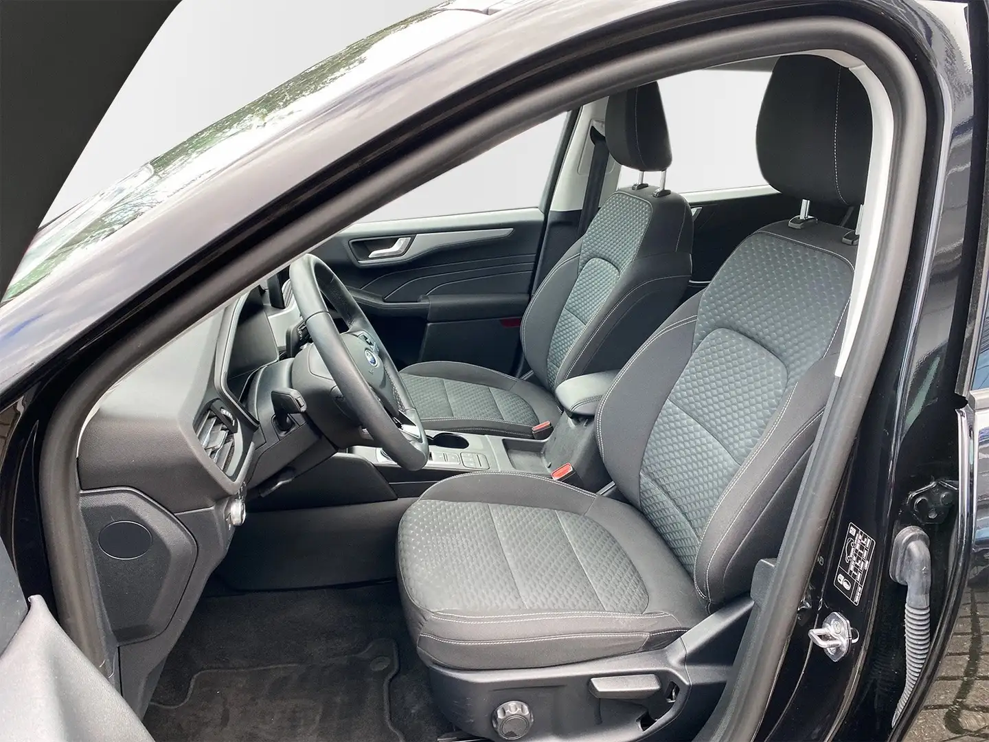 Ford Kuga Plug-In Hybrid Cool & Connect Schwarz - 2