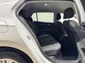 Volkswagen Golf 2,0 TDI Life DSG / LED/ VIRTUAL/ ACC/ NAVI/ APP... Weiß - thumbnail 32