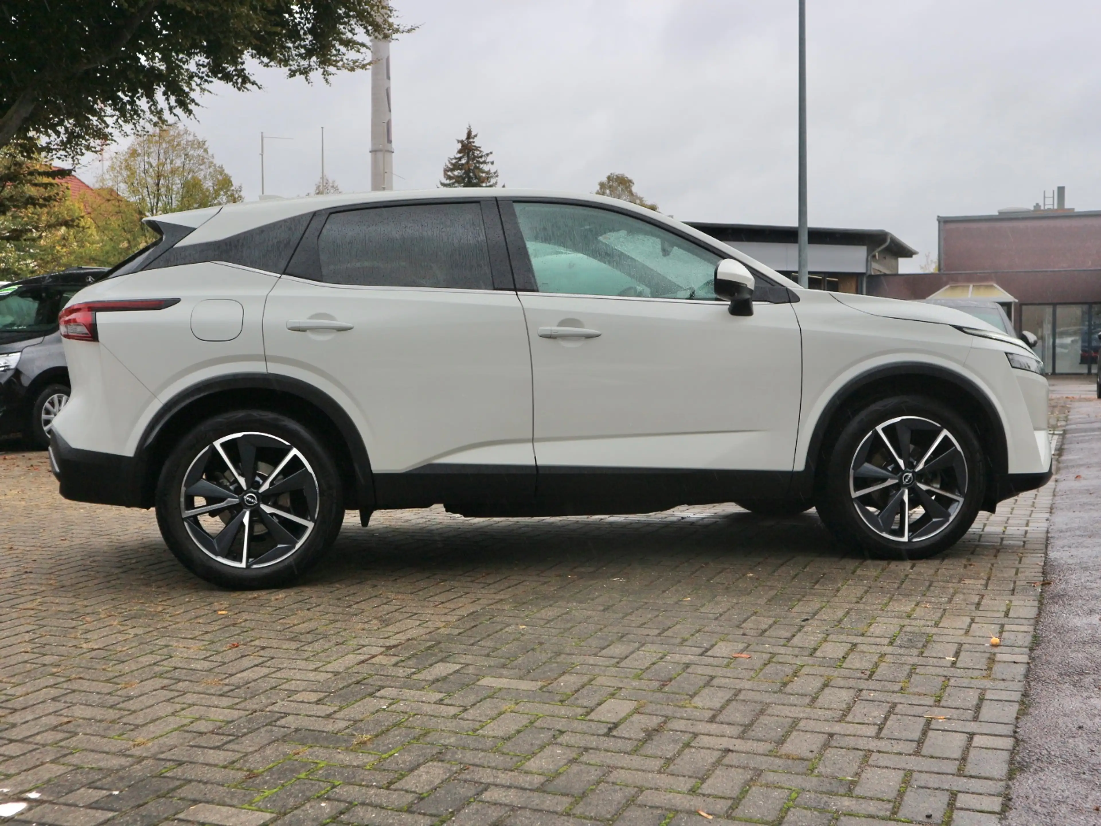 Nissan Qashqai 1.3 DIG-T MHEV Tekna 2xKlima+360+ACC — photo 9